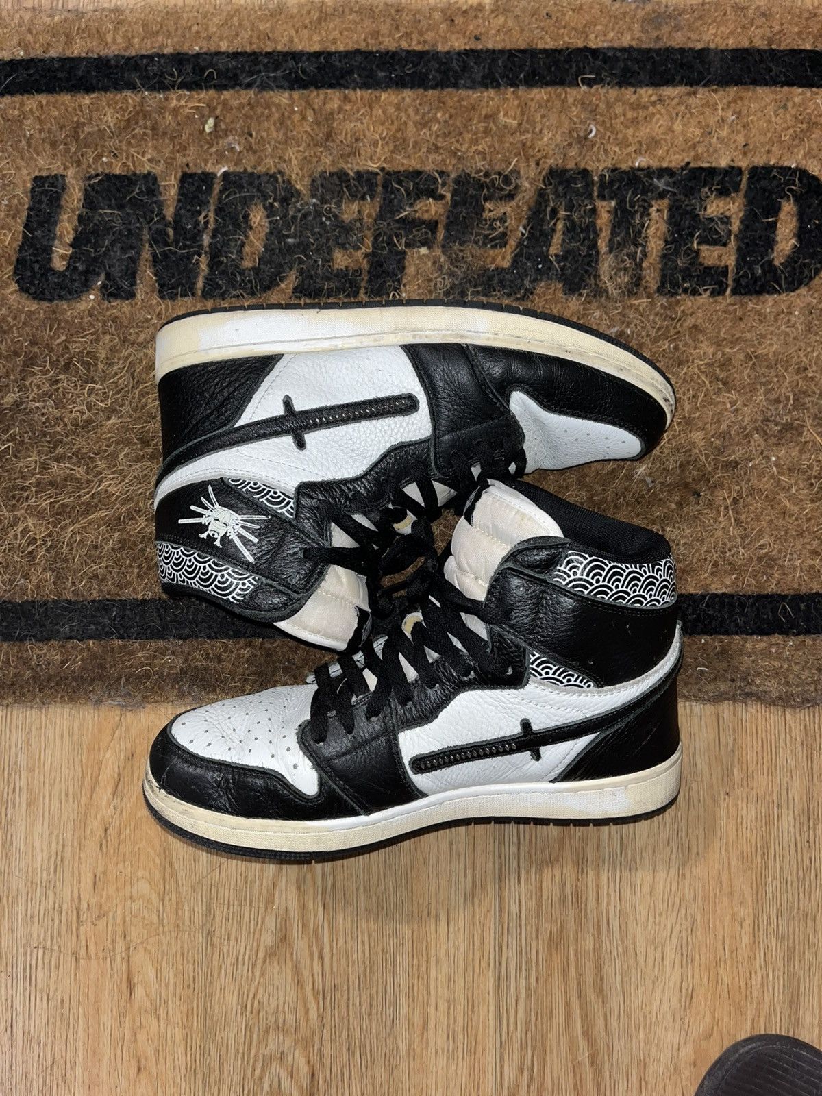 Other Xavier Wulf x Seiiki Jordan 1 Samurai Wulf Sneakers 1st Gen Size US 11 / EU 44 - 4 Thumbnail