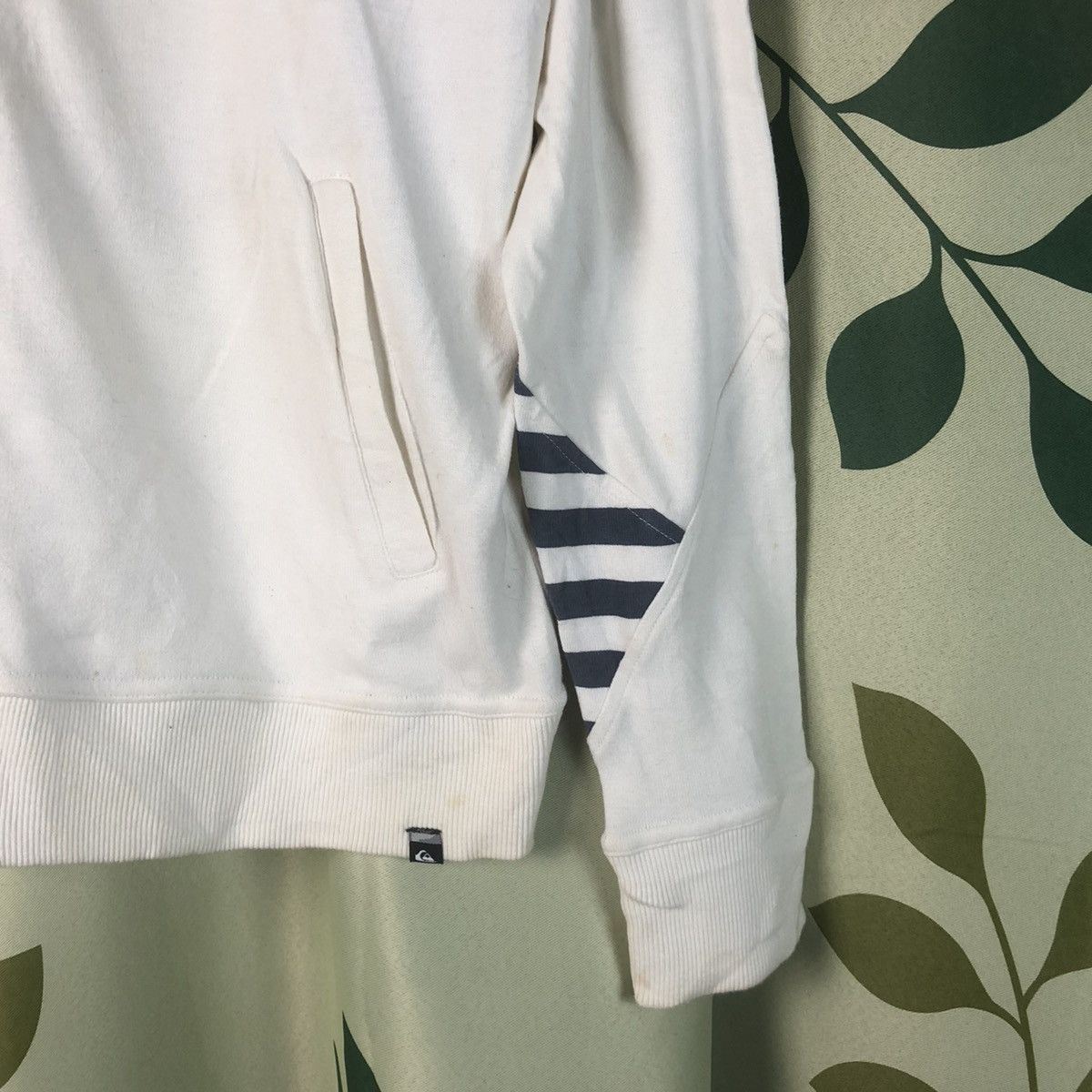 Quiksilver D Quiksilver vintage White sweater #7433 Size US L / EU 52-54 / 3 - 10 Thumbnail
