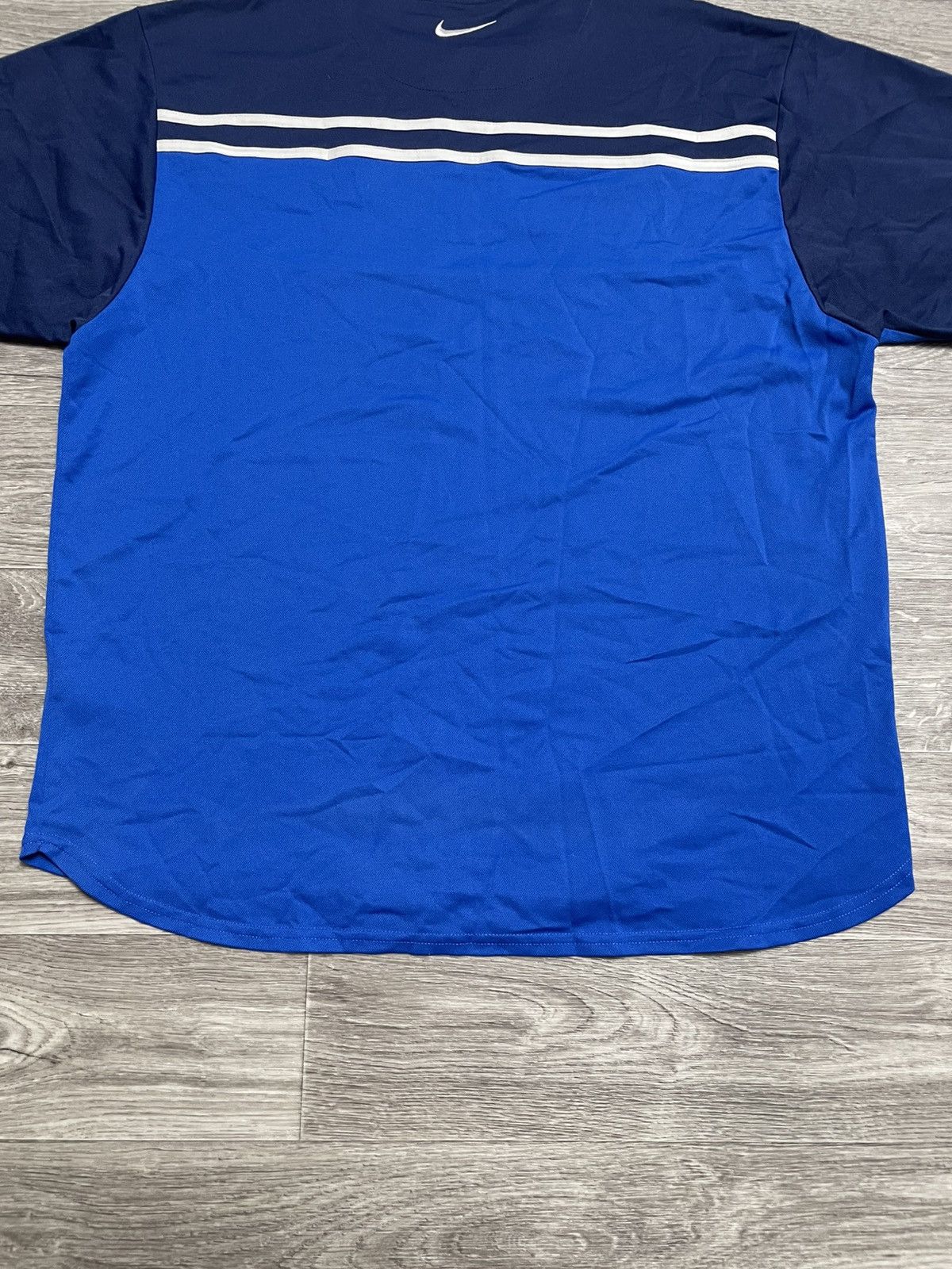 Nike Vintage Nike T90 Central Swoosh Logo Soccer Football T-Shirt Size US XL / EU 56 / 4 - 13 Thumbnail