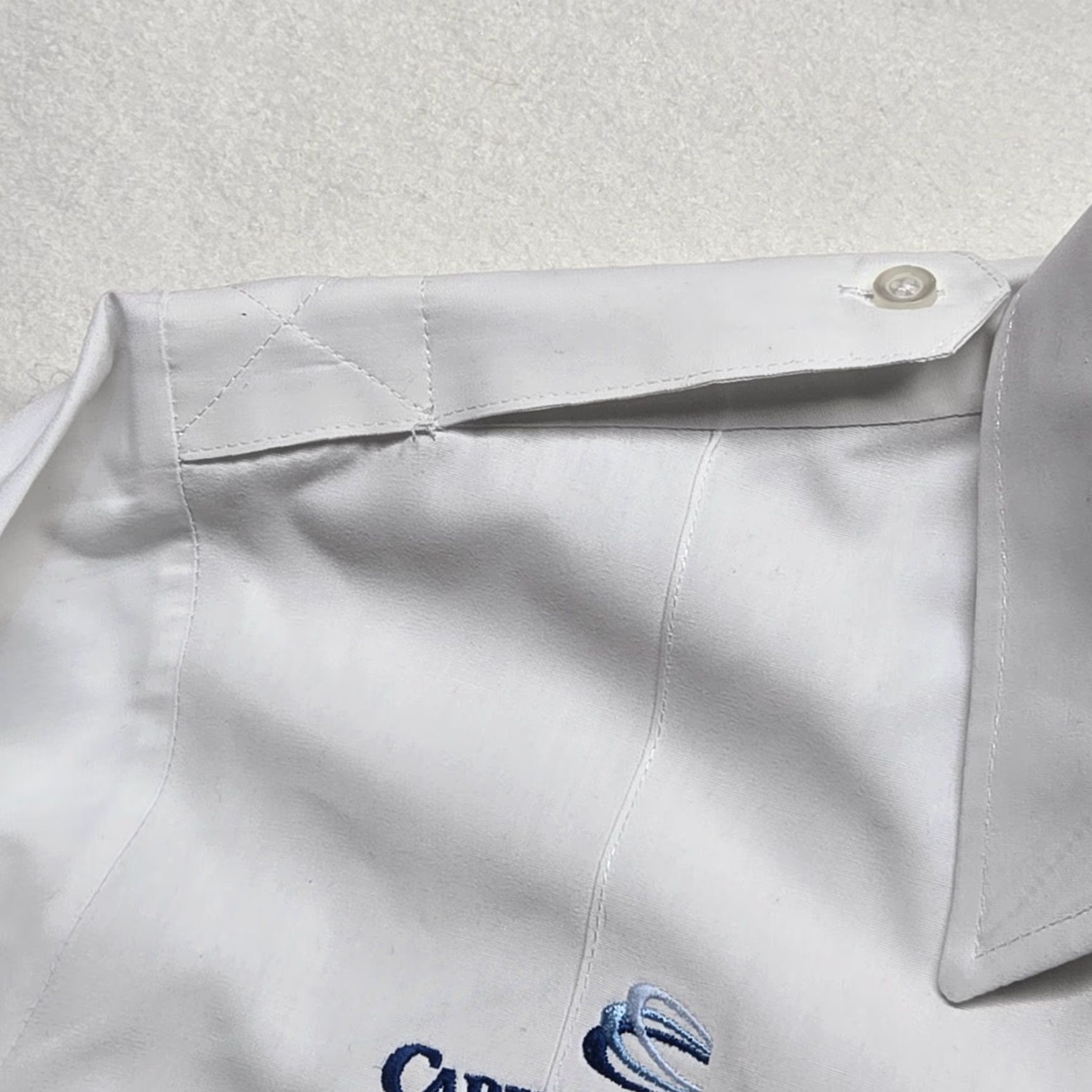 Vintage VINTAGE In Service Solid White Long Sleeve Button-Up Shirt Adult Large Classic Unisex Size US L / EU 52-54 / 3 - 5 Thumbnail