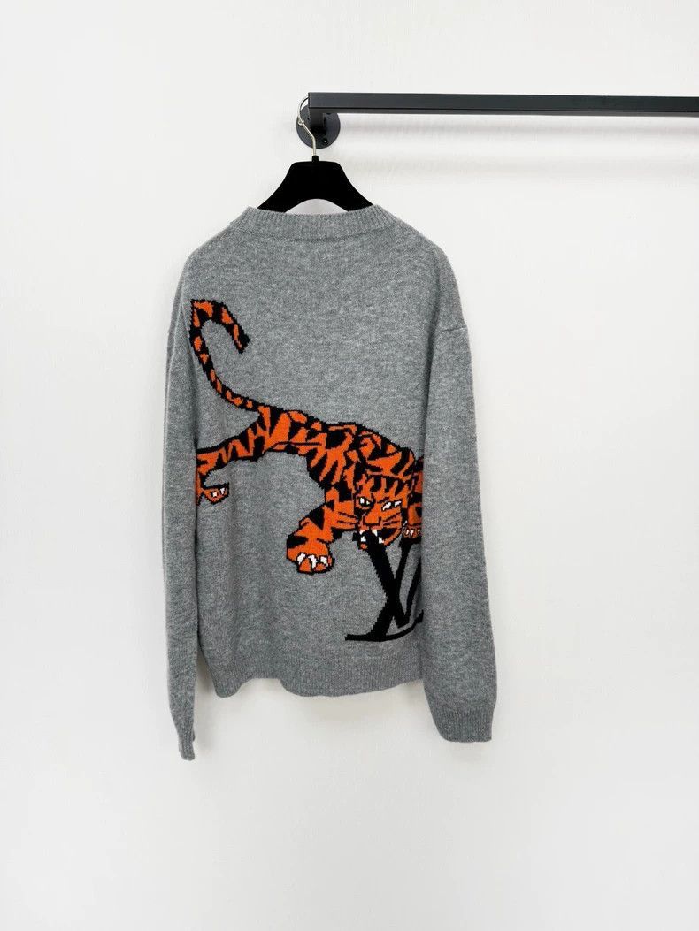 Louis Vuitton Louis Vuitton Gray Tiger Print Sweater- Size M / US 6-8 / IT 42-44 - 7 Thumbnail