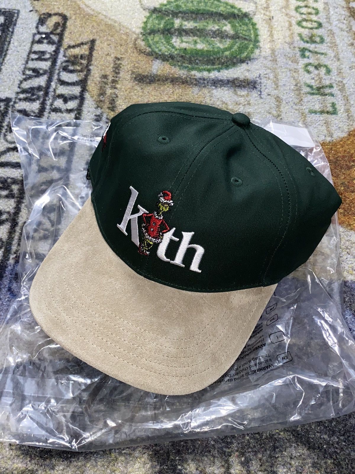 Kith Kith x The Grinch Suede Brim Aaron Cap Size ONE SIZE - 1 Thumbnail