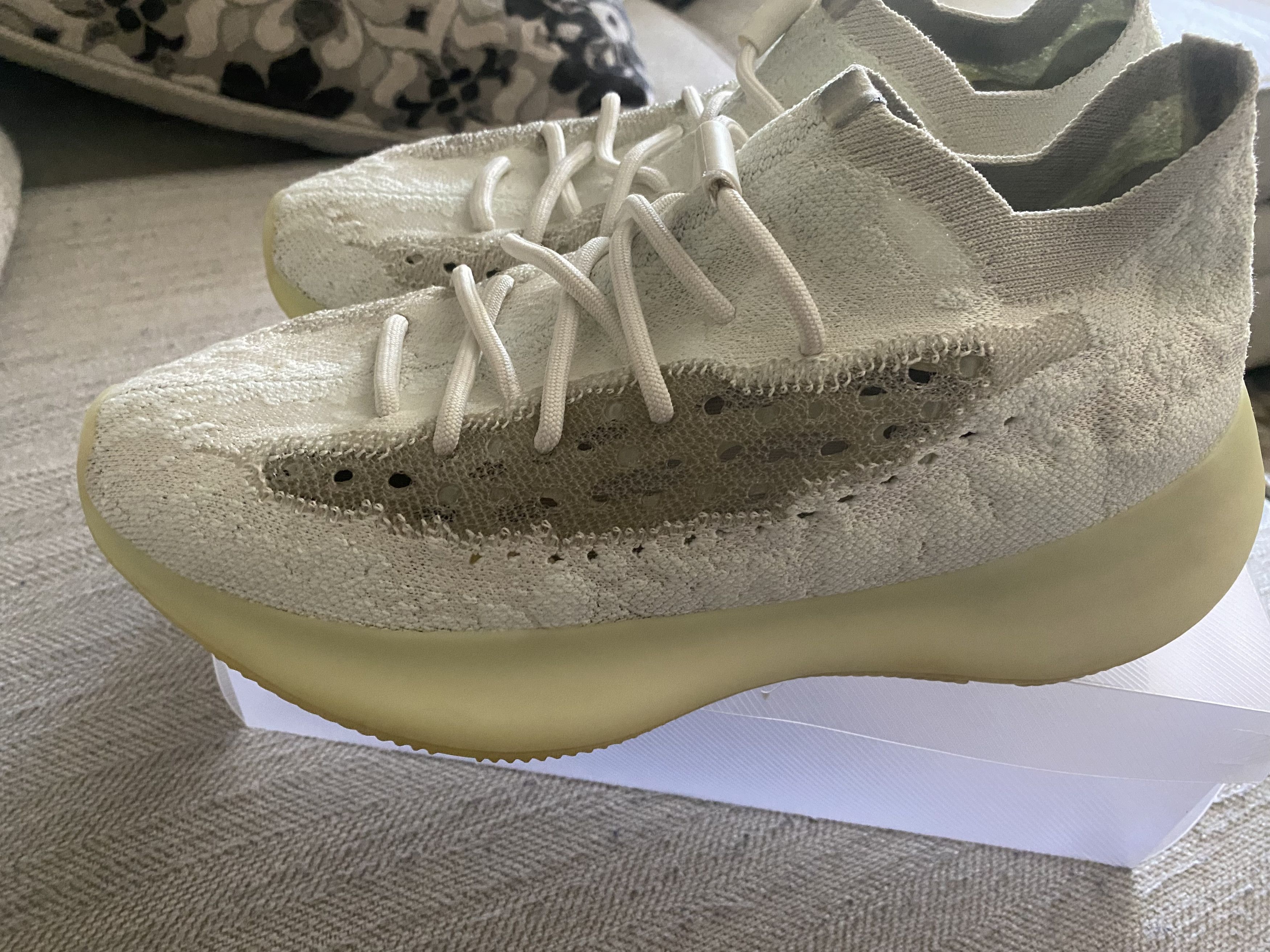 Yeezy yeezy 380 calcite glow Size US 9.5 / EU 42-43 - 1 Thumbnail