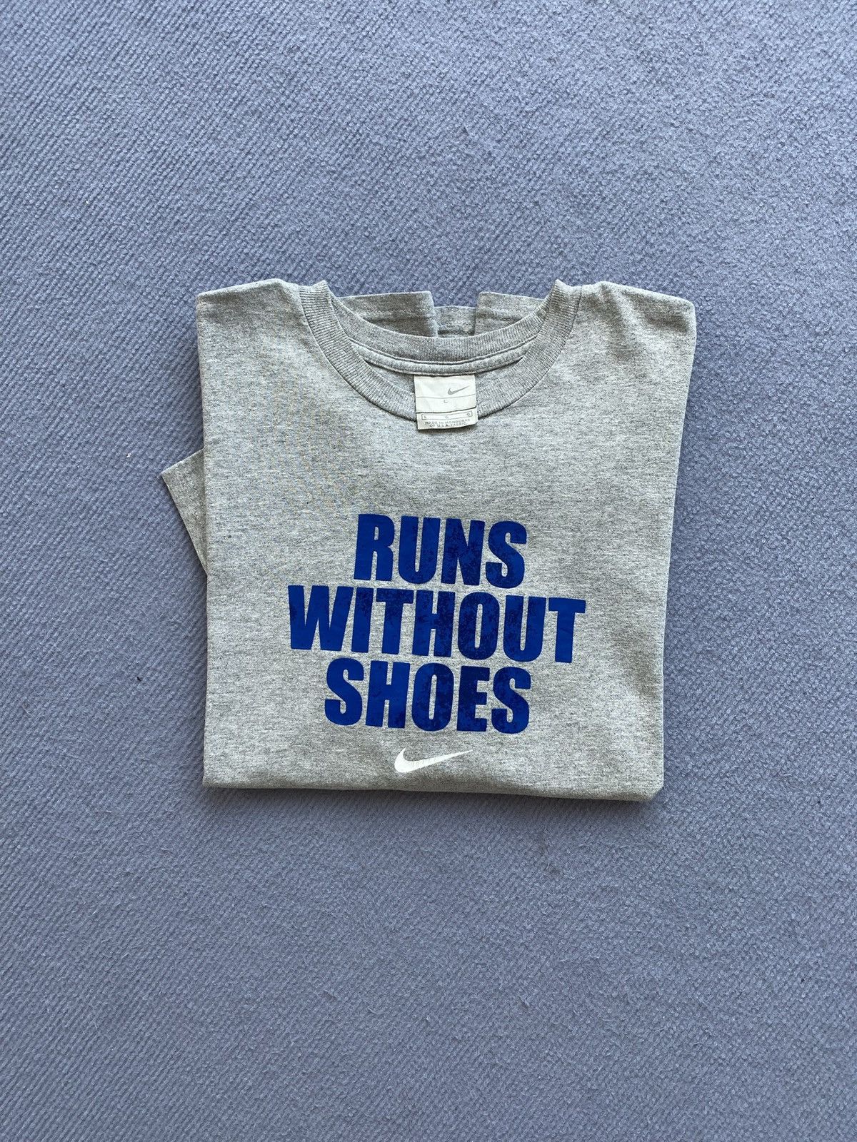 Nike Vintage 00’s Grey Nike “Runs Without Shoes“ Tee✨ Size US L / EU 52-54 / 3 - 1 Thumbnail
