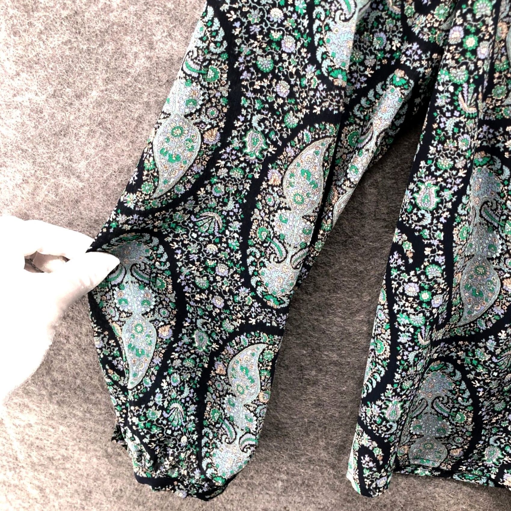 J.Crew VINTAGE J. Crew Blouse Shirt Paisley Print Chiffon Teal Green Womens S Long Sleeve Mock Neck BPMS Size S / US 4 / IT 40 - 7 Thumbnail