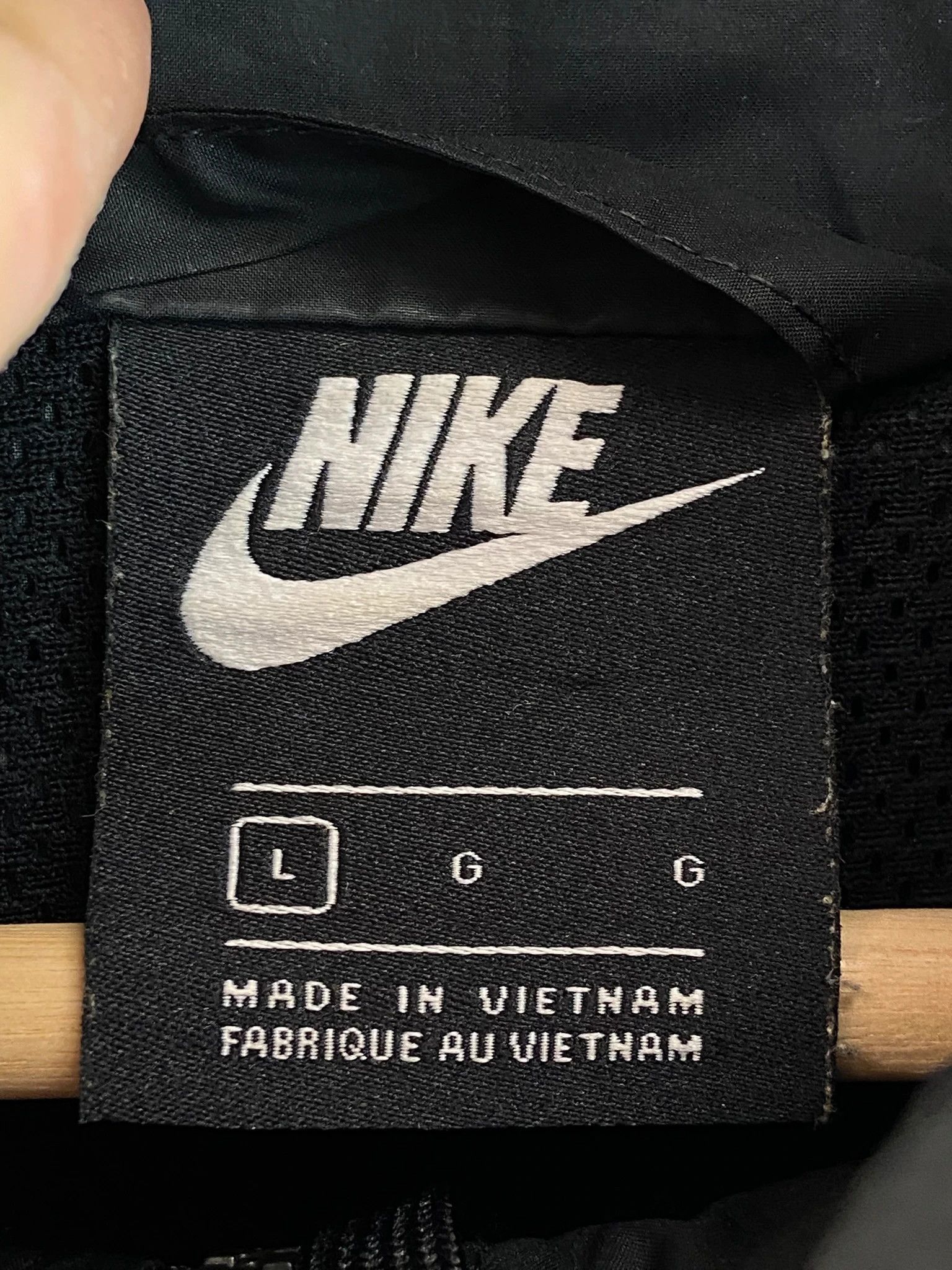 Nike Jacket Nike black swoosh vintage streetwear y2k Size US L / EU 52-54 / 3 - 3 Thumbnail