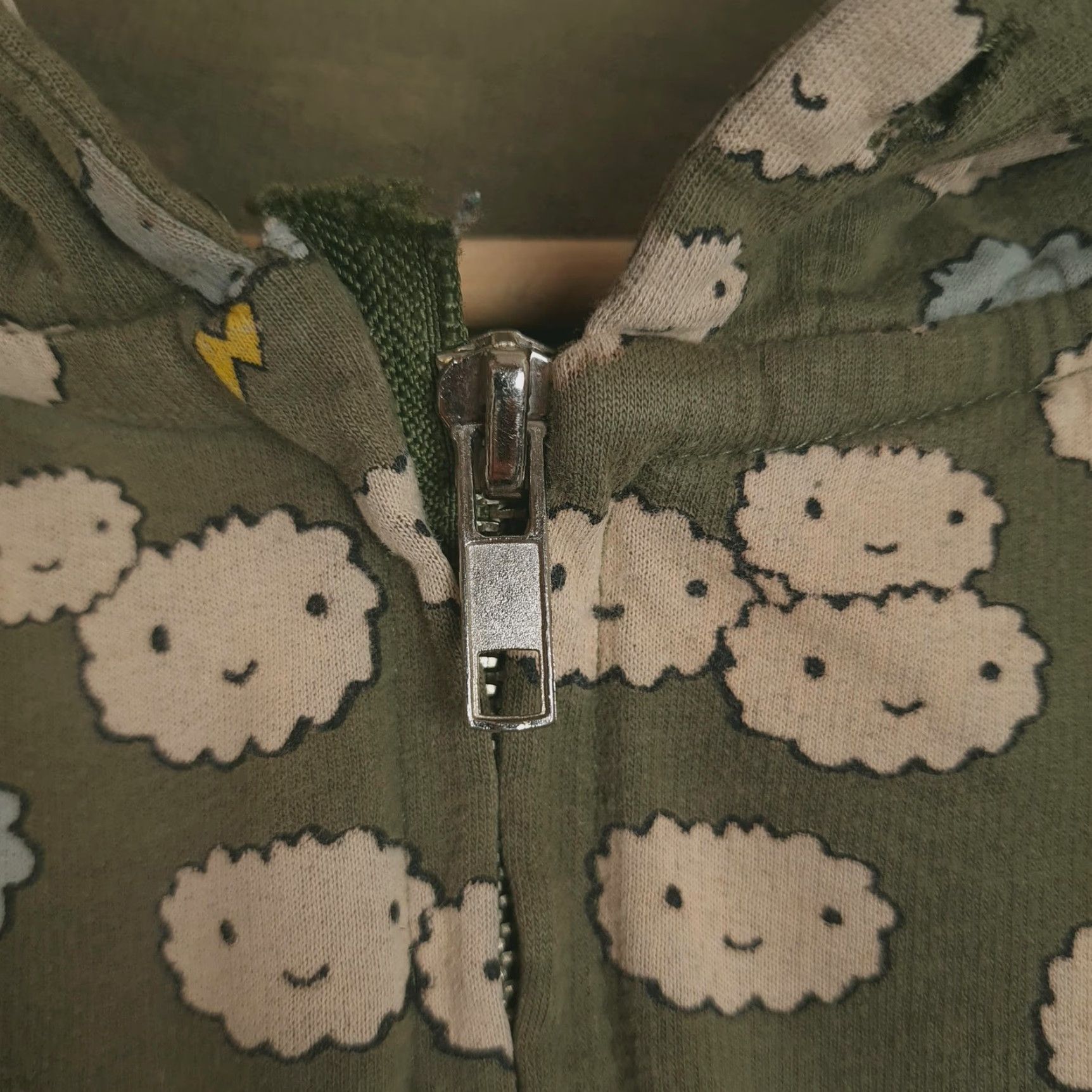 Vintage VINTAGE Loyal Army Hoodie Juniors Large Green Cloud Kawaii Sweatshirt Size L / US 10 / IT 46 - 4 Thumbnail