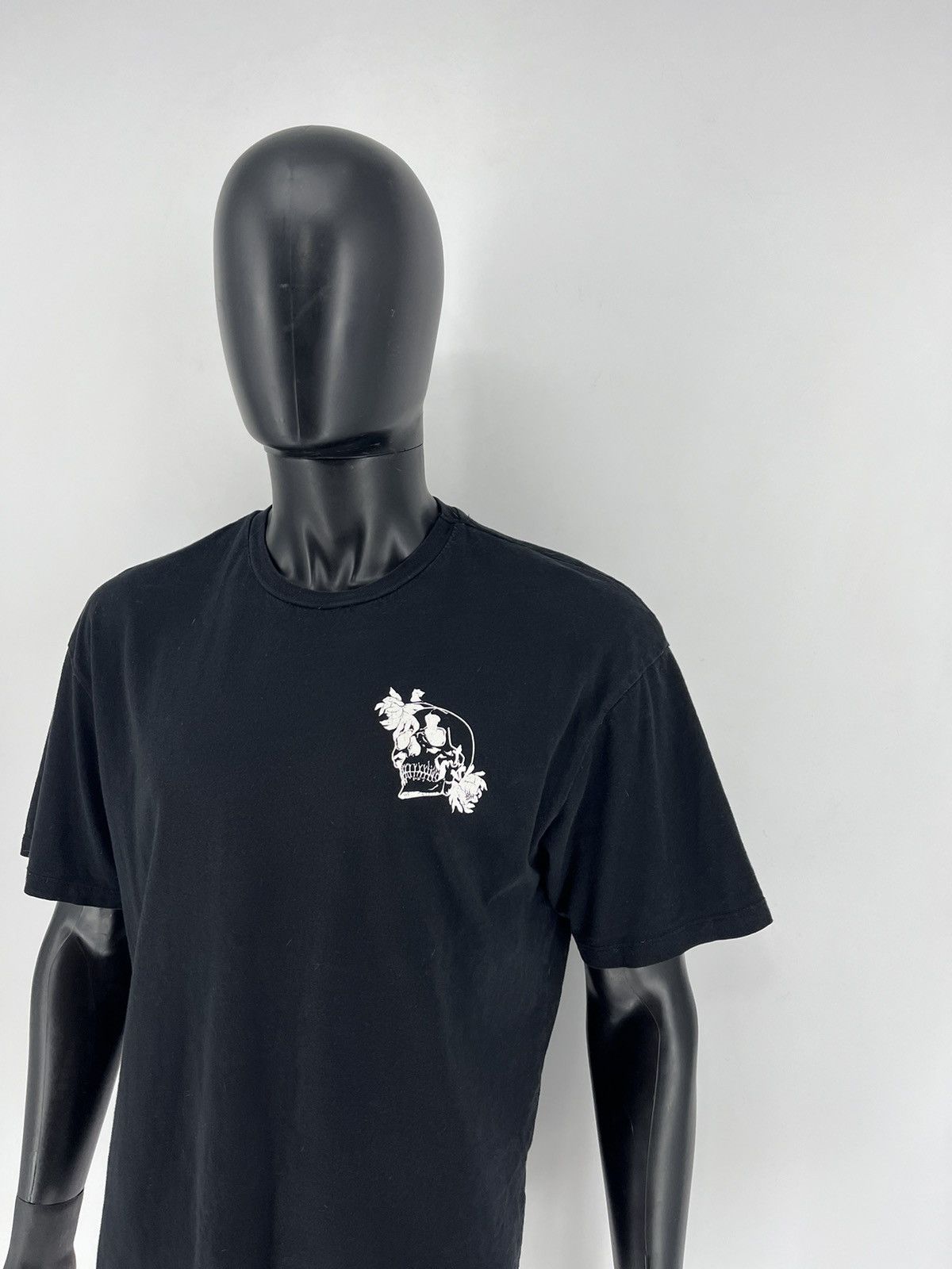 Band Tees Skulls Vintage Y2K Rock Metal Size XL Black Reverse Logo Size US M / EU 48-50 / 2 - 5 Thumbnail
