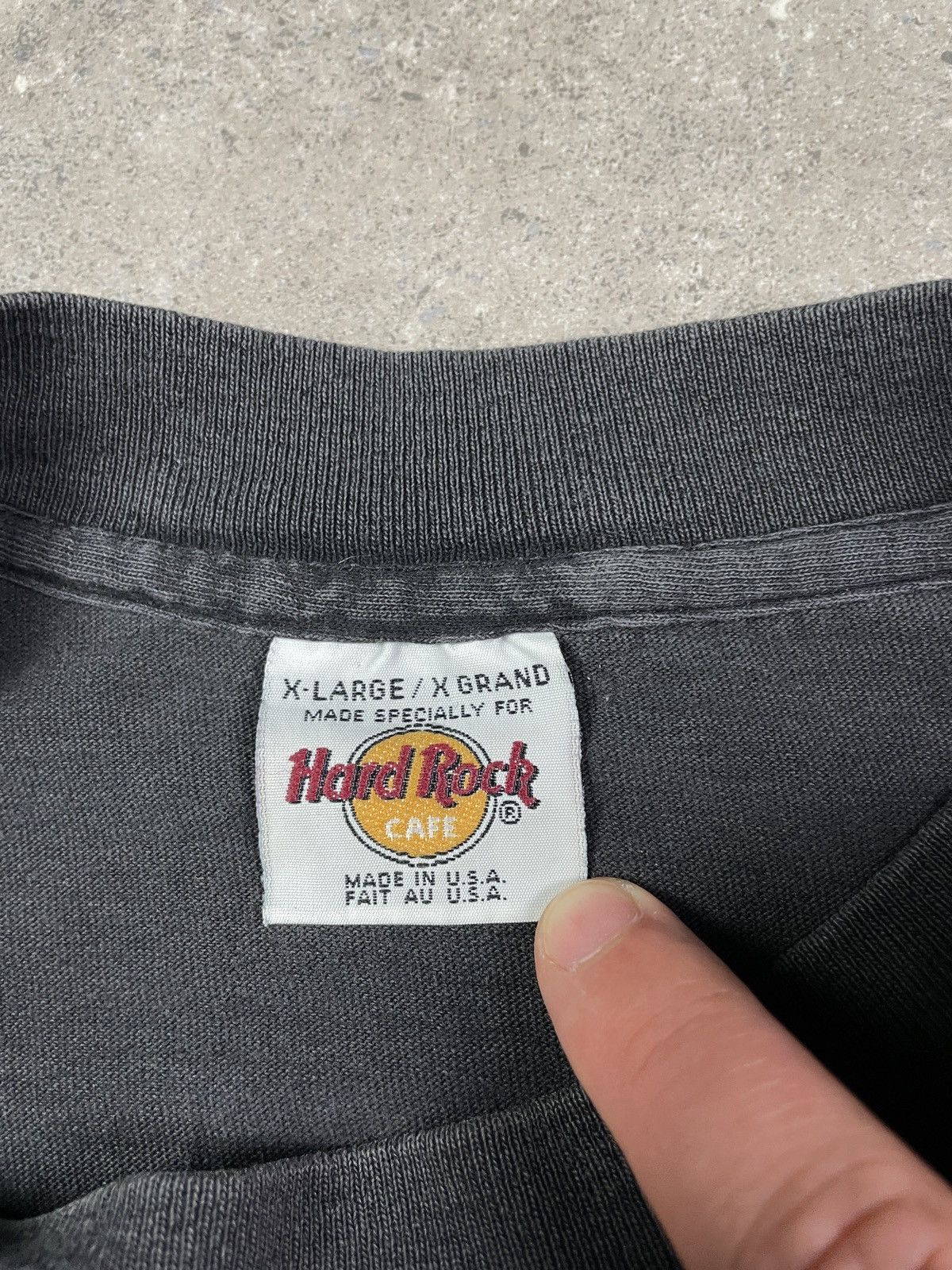 Hard Rock Cafe × Vintage Vintage 90s Hard Rock Café Faded Washed T Shirt Size US XL / EU 56 / 4 - 4 Thumbnail