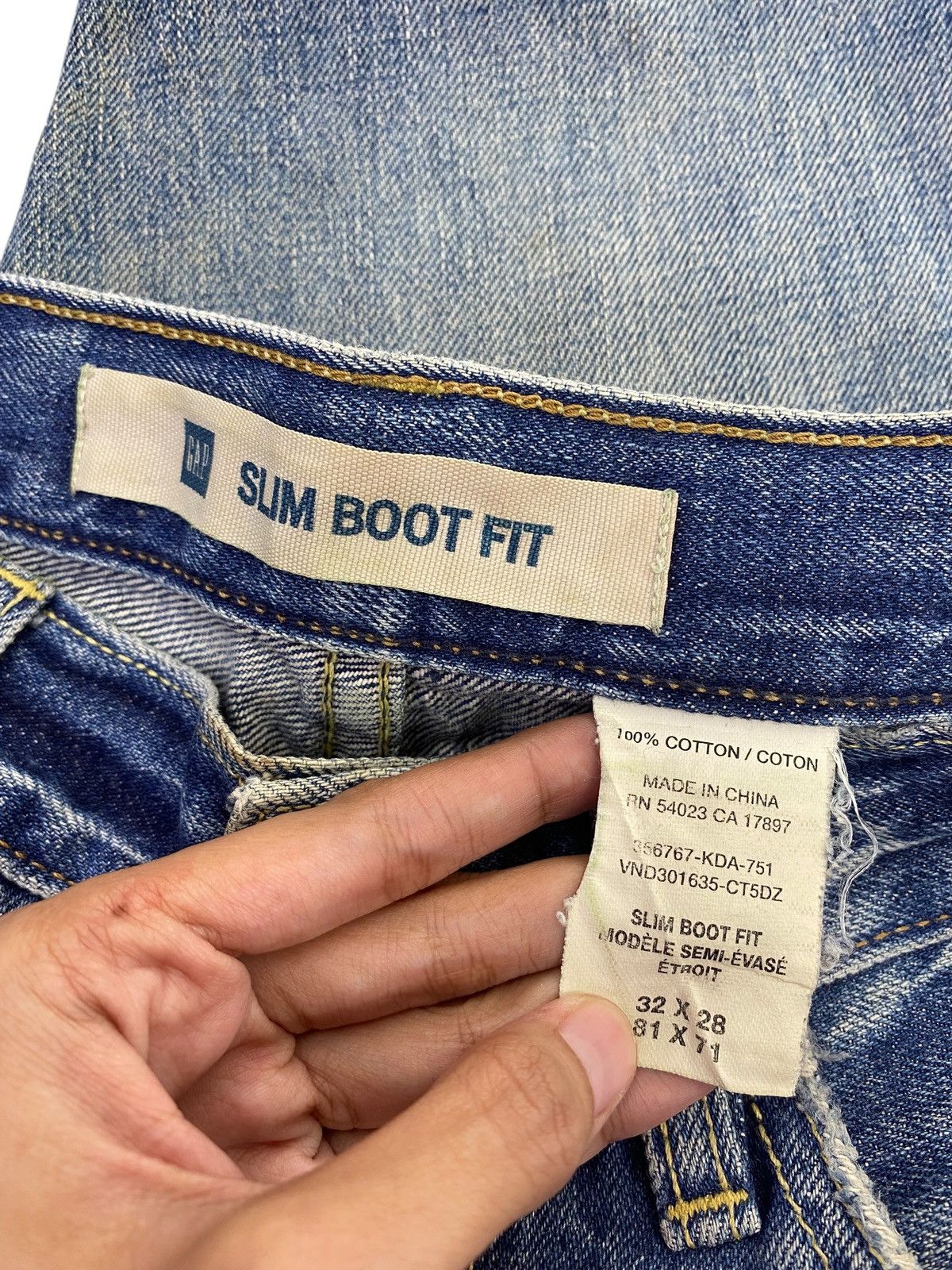 Gap Gap Faded Light Wash Style Bootcut Jeans Size US 32 / EU 48 - 10 Thumbnail