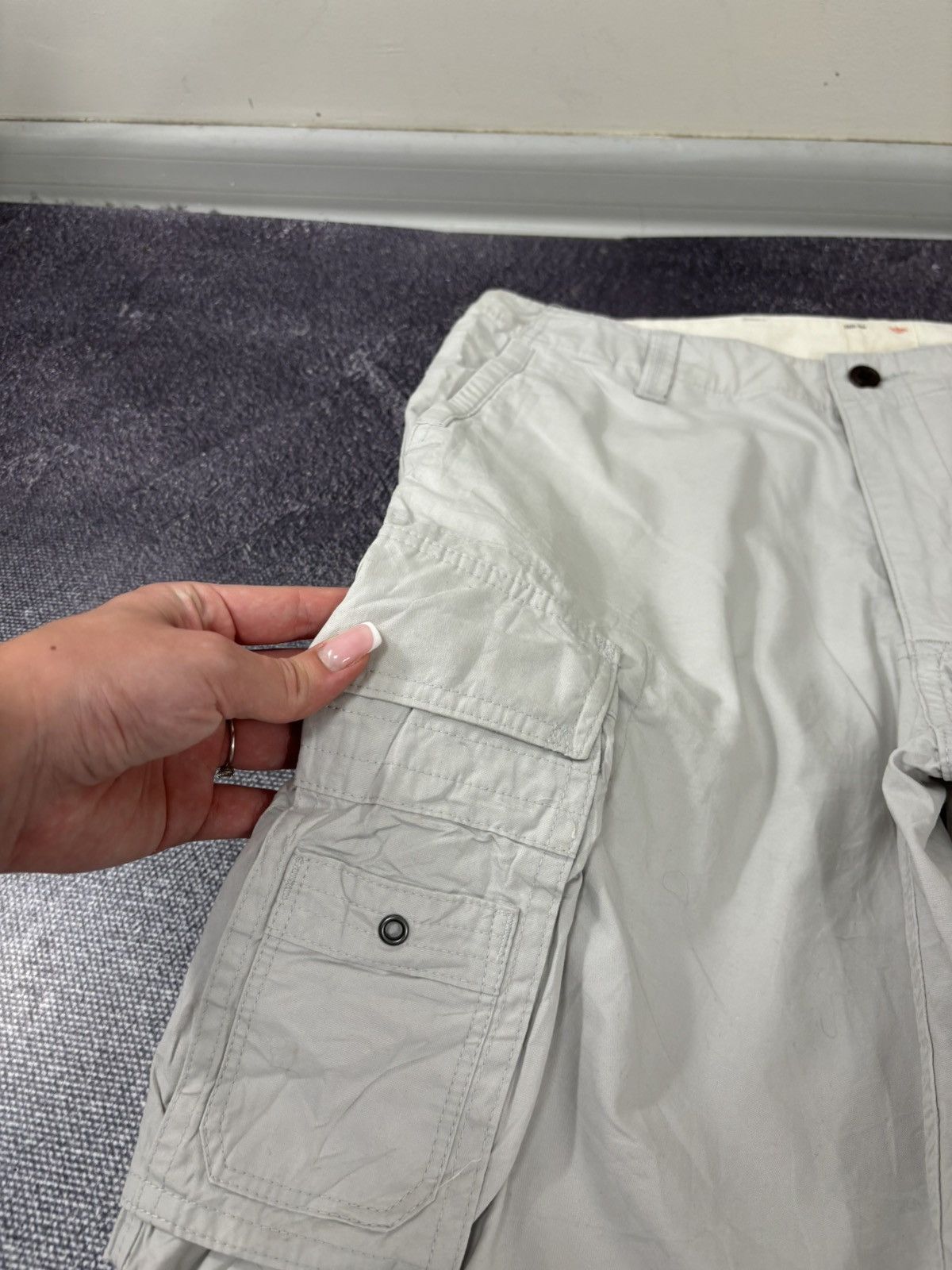 Dockers Vintage Dockers Y2K Men’s Silver Gray Utility Cargo Shorts Size US 33 - 5 Thumbnail