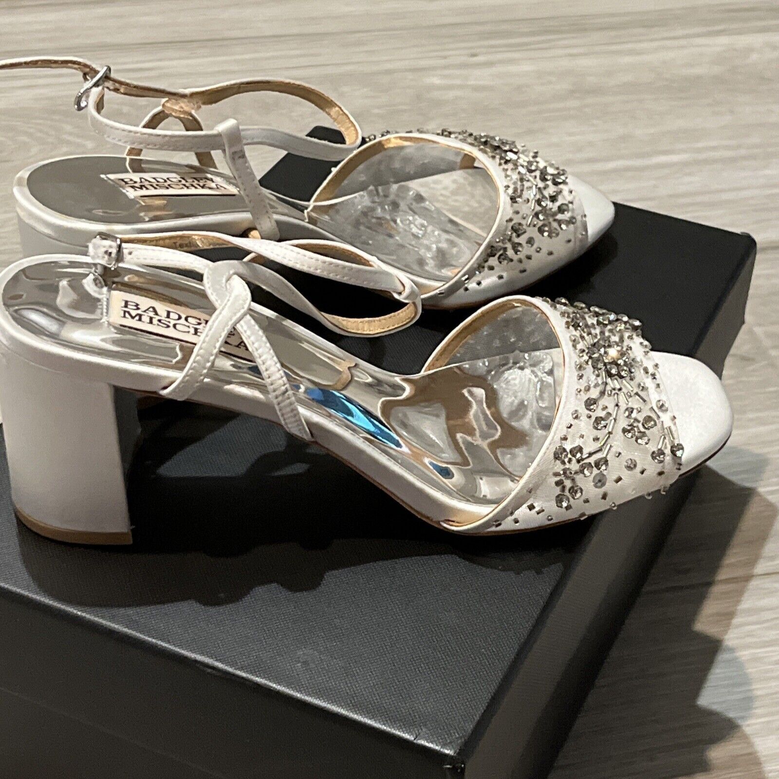 Badgley Mischka Women 7.5 Telissa Heeled White *Damaged