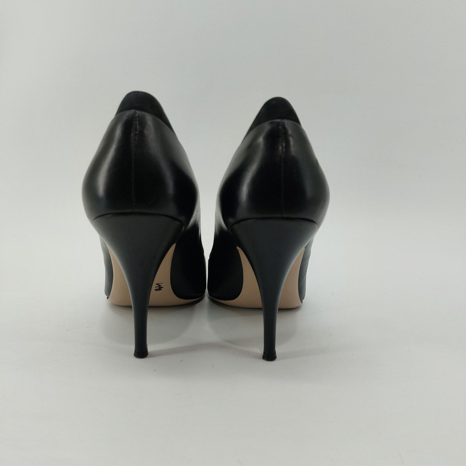 Salvatore Ferragamo Salvatore Ferragamo Black Pumps Suede Trimmed Leather 8 B Size US 8 / IT 38 - 5 Thumbnail