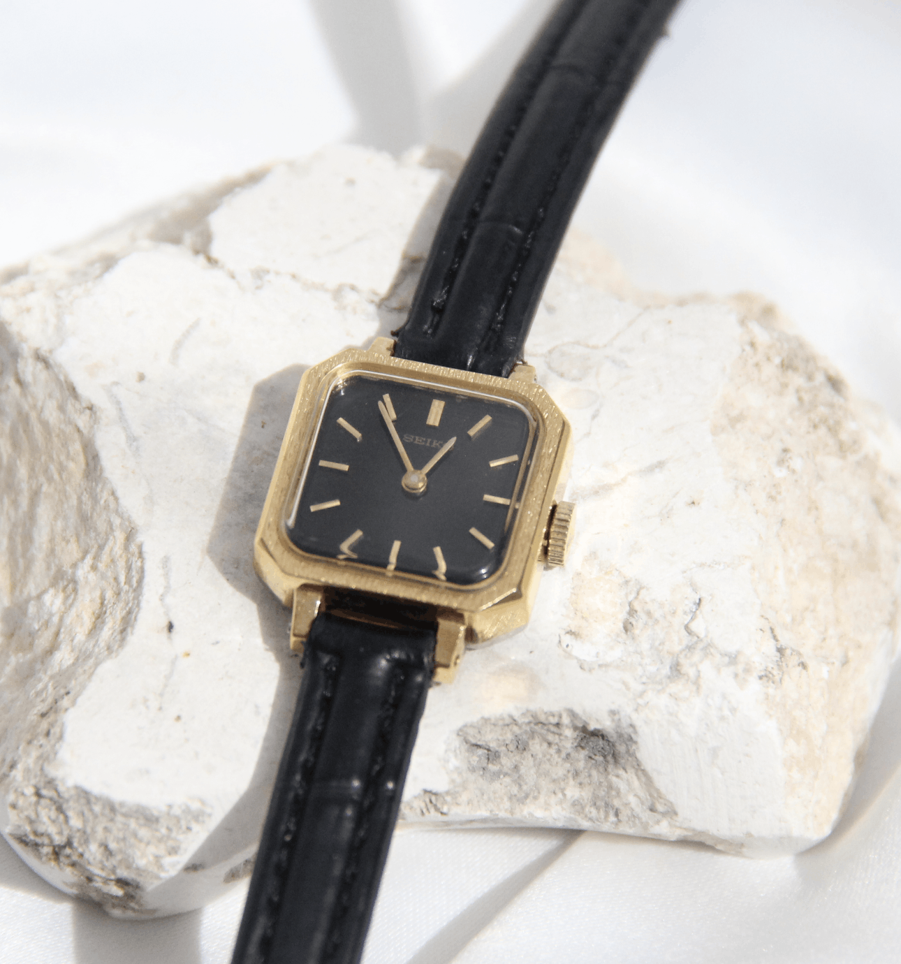 Vintage Seiko Manual Winding Ladies Watch Gold