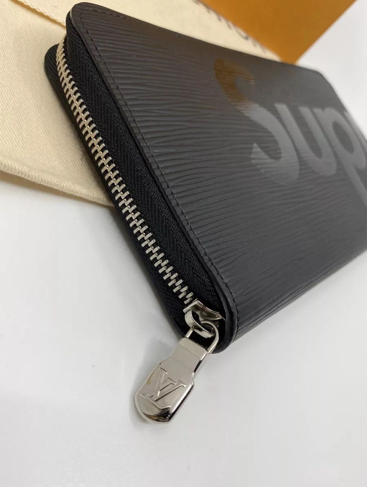 その他 Supreme / Louis Vuitton Zippy Epi ルイ ヴィトン × シュプリーム エピ ジッピーオーガナイザー ラウンド