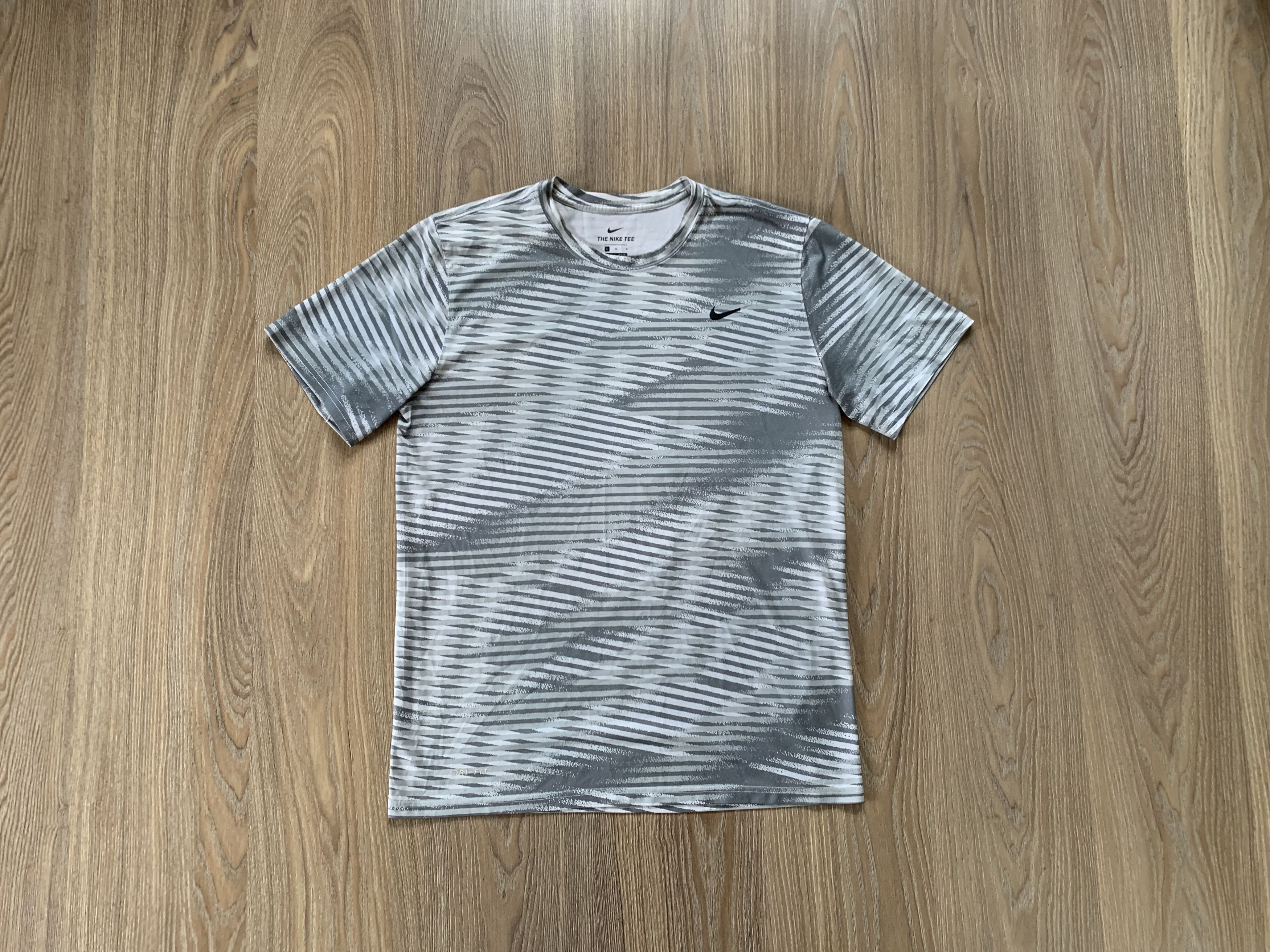 Nike × Vintage The Nike Tee Training T Shirt Size US L / EU 52-54 / 3 - 1 Thumbnail