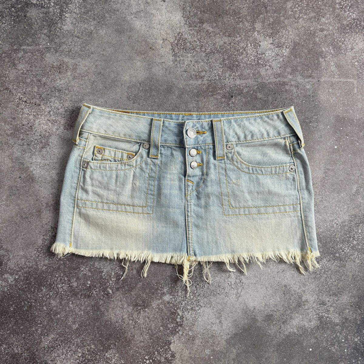 True Religion True Religion Y2K Distressed Denim Sexy Mini Skirt Size 27" / US 4 / IT 40 - 3 Thumbnail