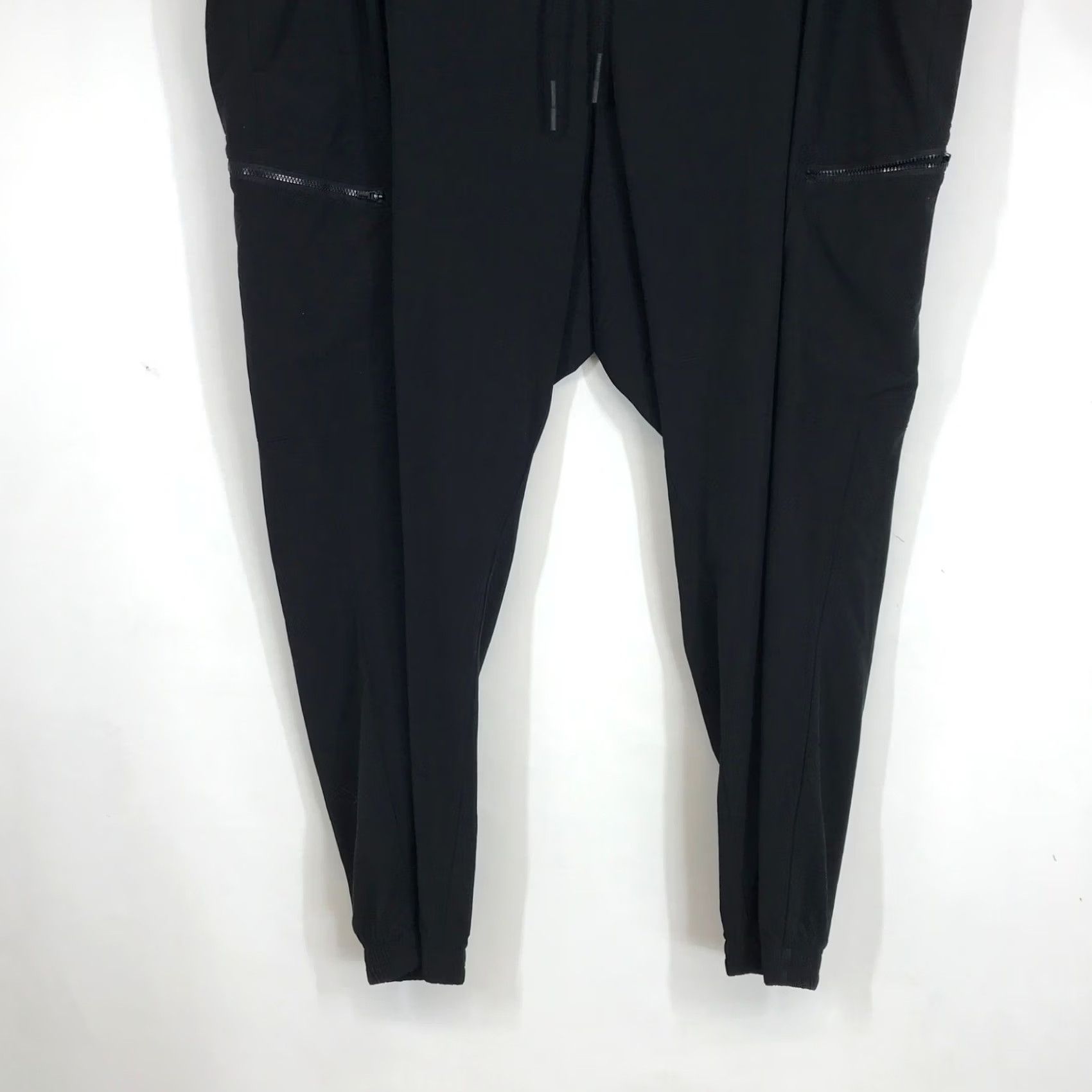 Athleta Athleta Venture Pant Womens 24 Black Cargo Jogger Hiking Travel Pants Drawstring Size 42" / US 20 - 3 Thumbnail