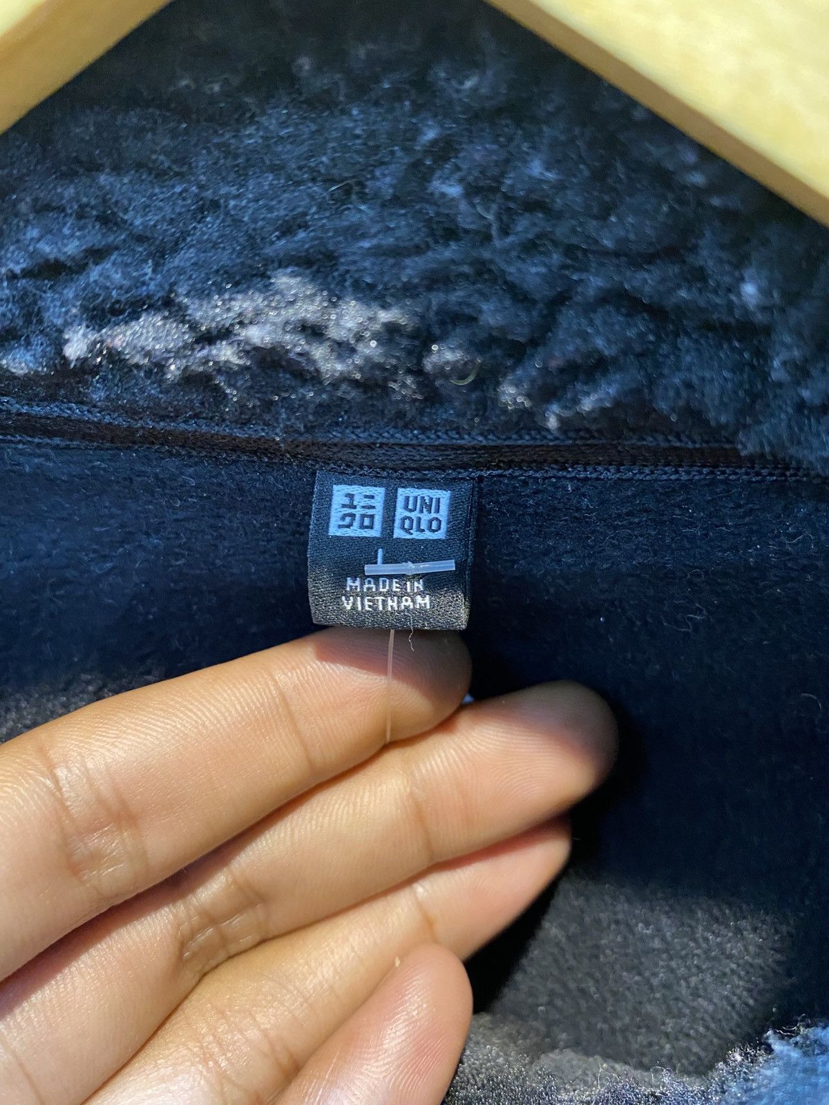 Uniqlo Uniqlo black zip fleece jacket Size US L / EU 52-54 / 3 - 6 Thumbnail