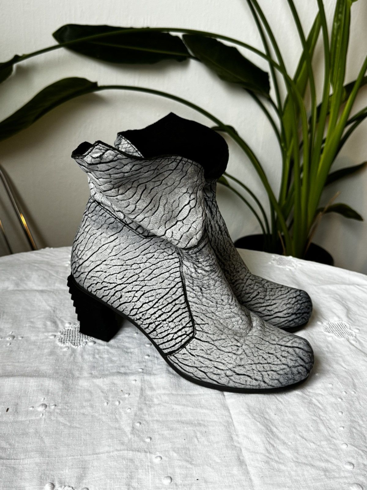 Other Papucei Black White Textured Avantgarde Leather Ankle Boots Size US 9 / IT 39 - 1 Thumbnail