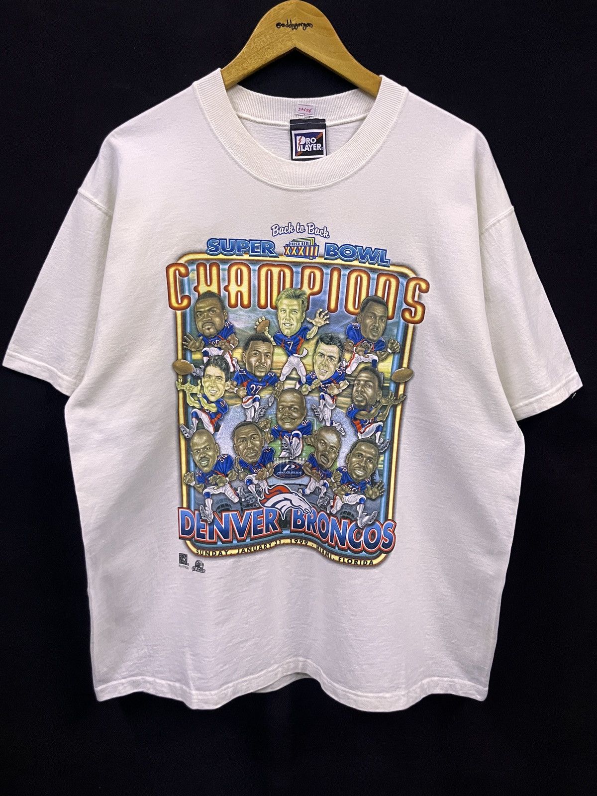 MLB VINTAGE 1999 PRO PLAYER DENVER BRONCOS TSHIRT Size US L / EU 52-54 / 3 - 1 Thumbnail