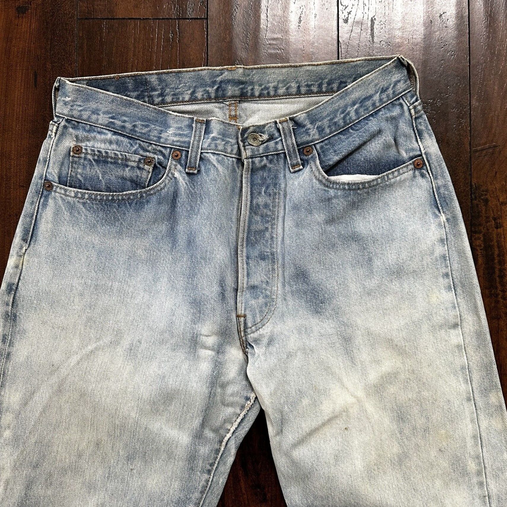 Levi's VINTAGE Levi's 501 XX Jeans Denim Regular 32x36 Light Wash Blue USA 80s 90s Straight Mens Jeans Size US 32 / EU 48 - 2 Thumbnail