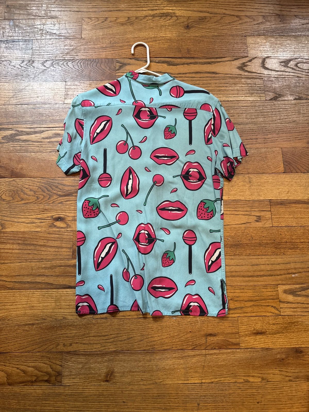Other Lollapalooza Lips/Lollipops Button Down Size US M / EU 48-50 / 2 - 1 Thumbnail