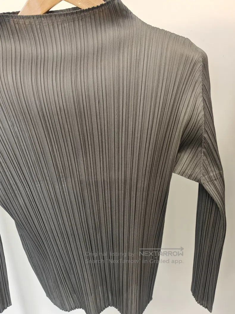 Issey Miyake Issey Miyake Dark Gray Pleated Mock Neck Top Size L / US 10 / IT 46 - 6 Thumbnail