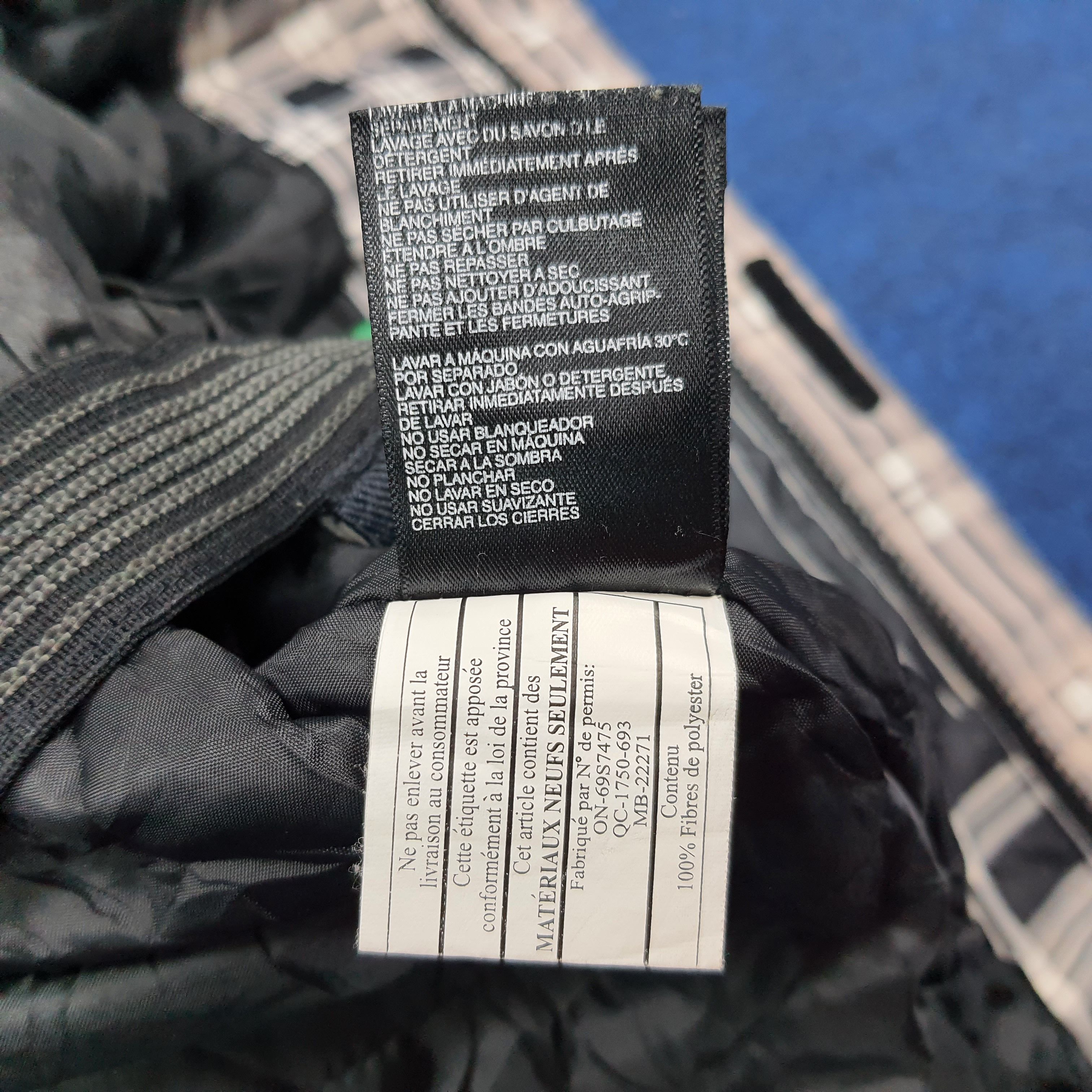 Quiksilver Vintage Quiksilver Snowboard Winter Technical Jacket C279N18 Size US L / EU 52-54 / 3 - 17 Thumbnail