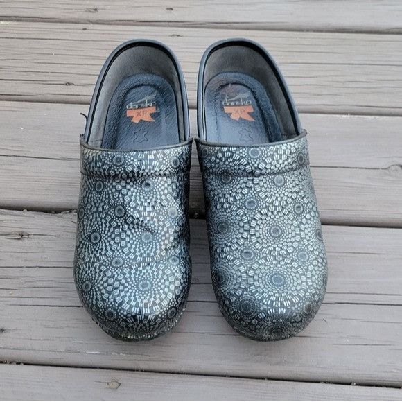 Dansko Dansko XP Silver Gray Floral Kaleidoscope Tooled Leather Pro Size US 8.5 / IT 38.5 - 4 Thumbnail