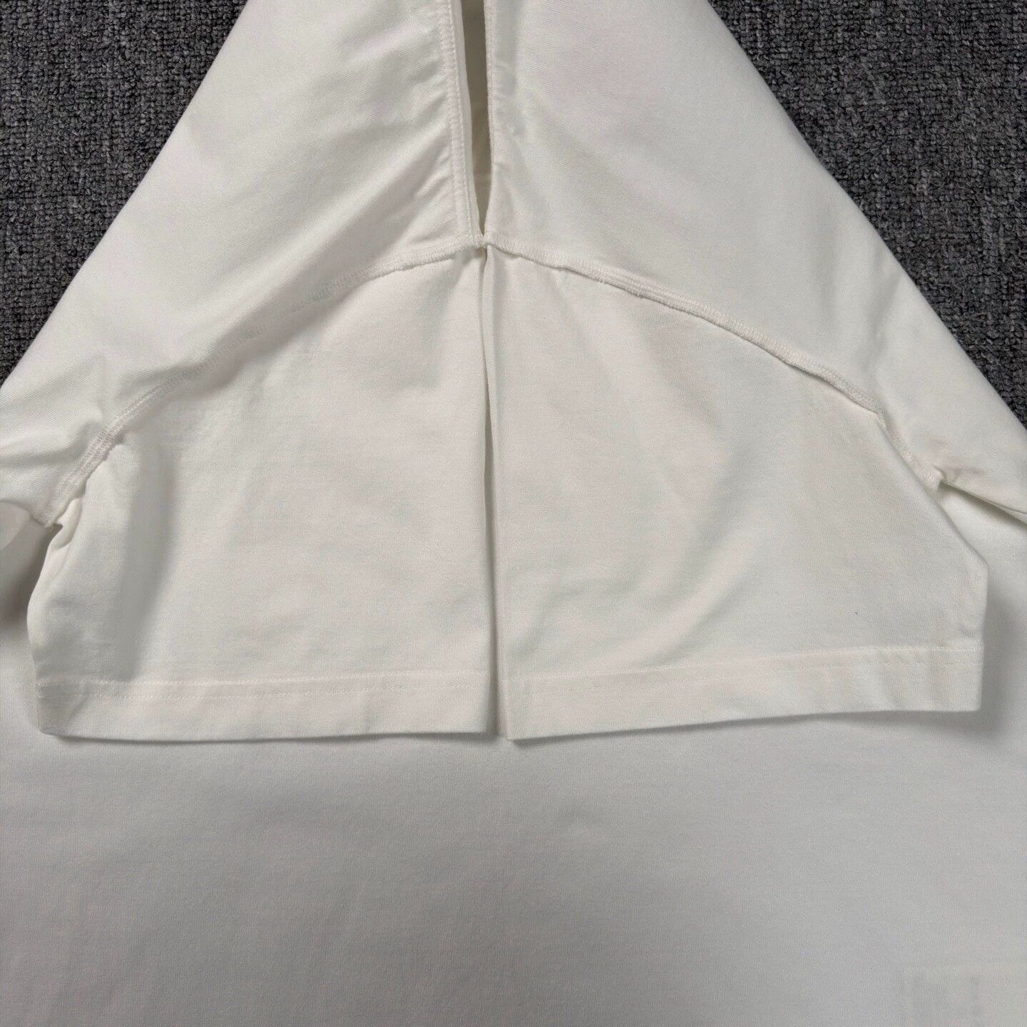 Louis Vuitton LV 25 white embossed logo short-sleeve T-shirt L Size US L / EU 52-54 / 3 - 6 Thumbnail