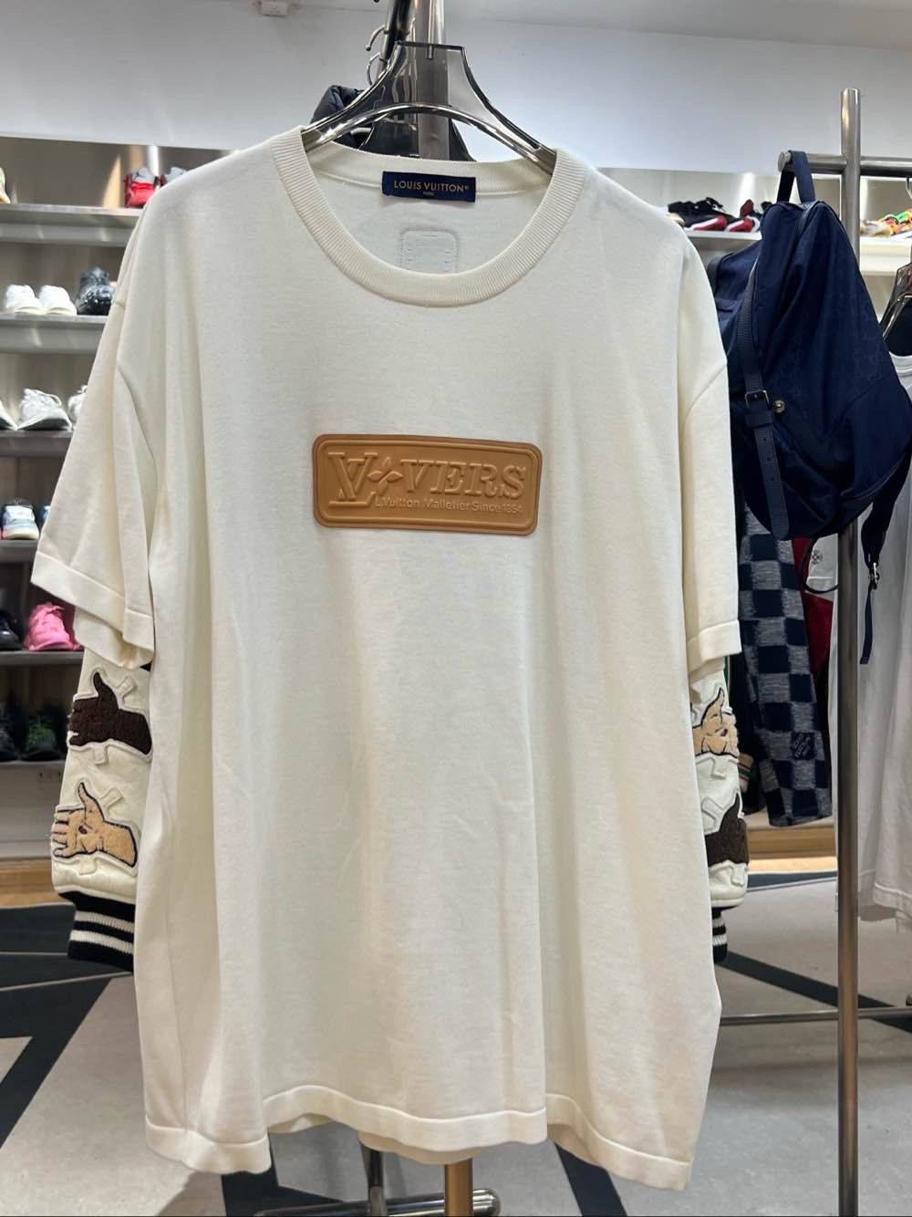 Louis Vuitton Louis Vuitton Leather Patch T-Shirt Size XXL Size US XXL / EU 58 / 5 - 1 Thumbnail