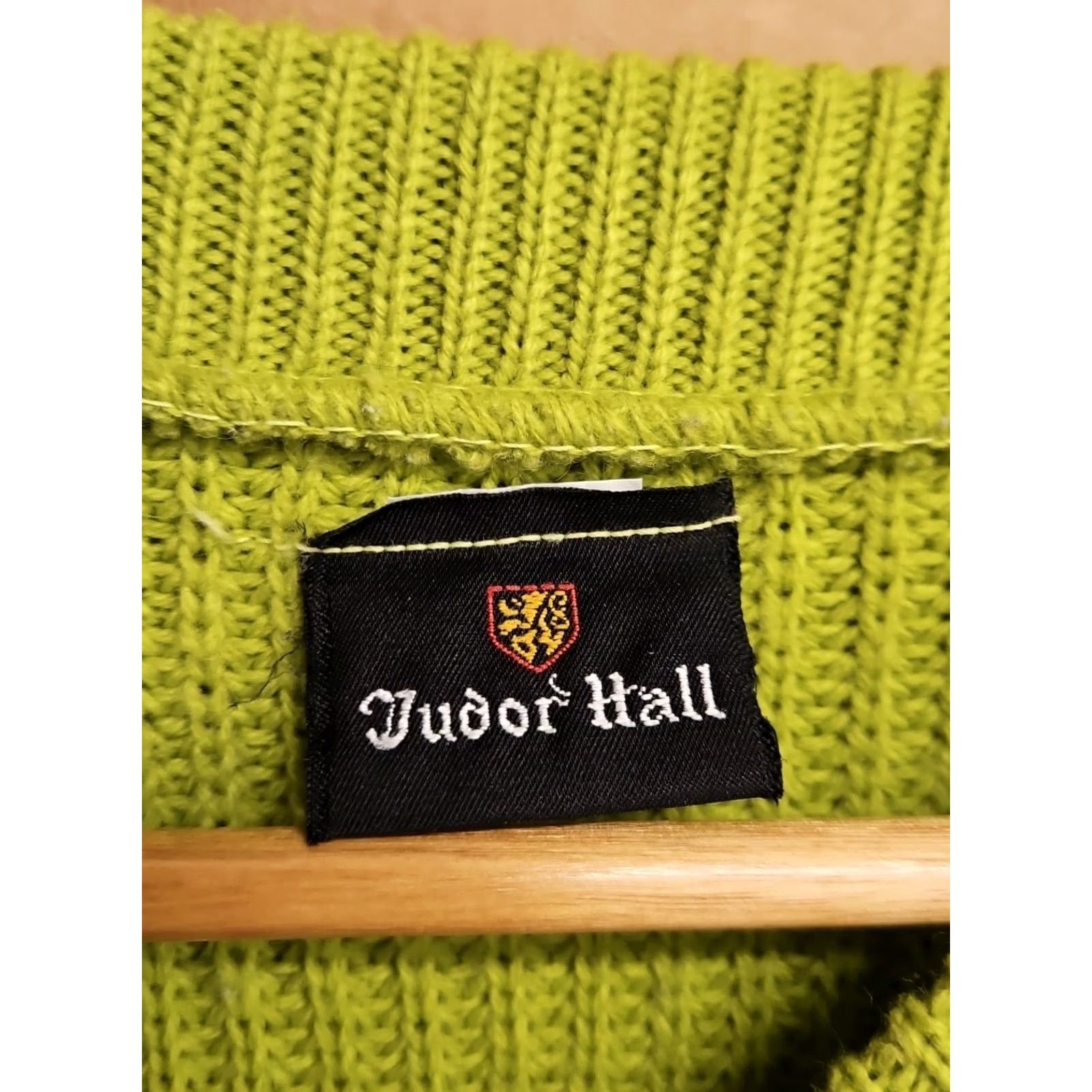 Vintage VINTAGE Tudor Hall Sweater Women’s M Crew Neck Green 80s 90s Chunky Knit Acrylic Pullover Size M / US 6-8 / IT 42-44 - 4 Thumbnail