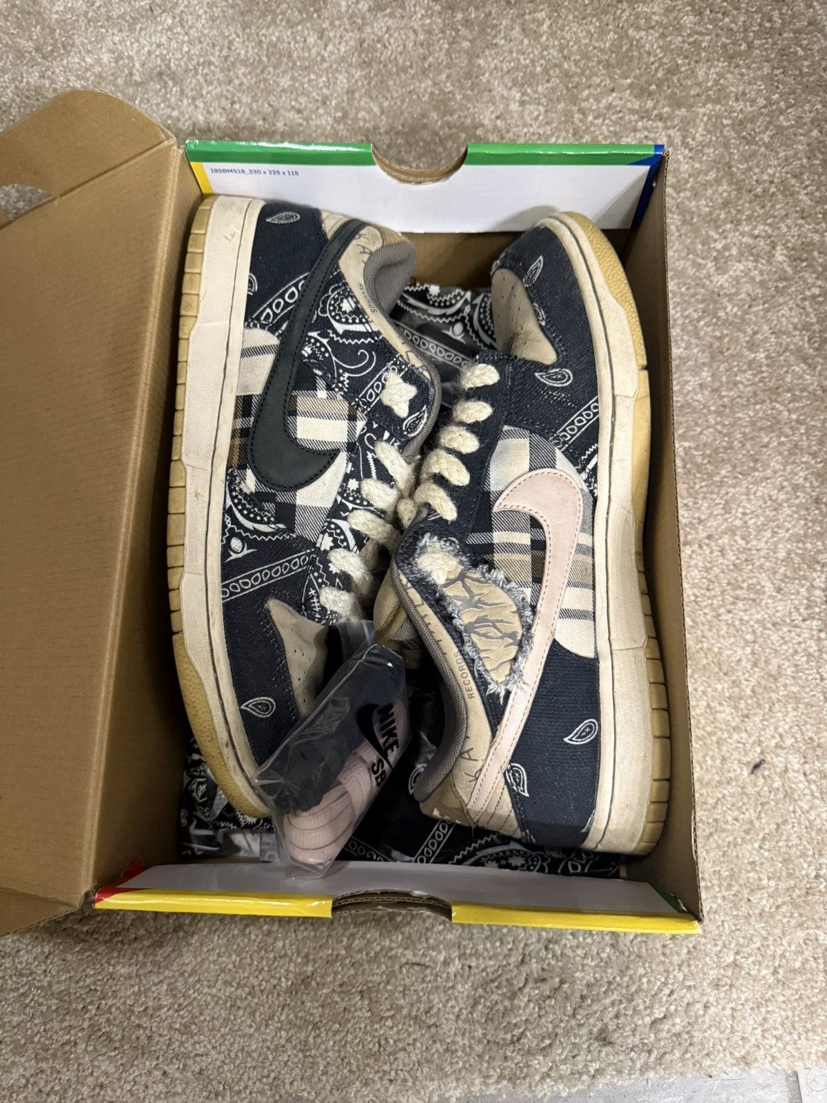 Nike SB Nike SB x Travis Scott Size US 11 / EU 44 - 6 Thumbnail