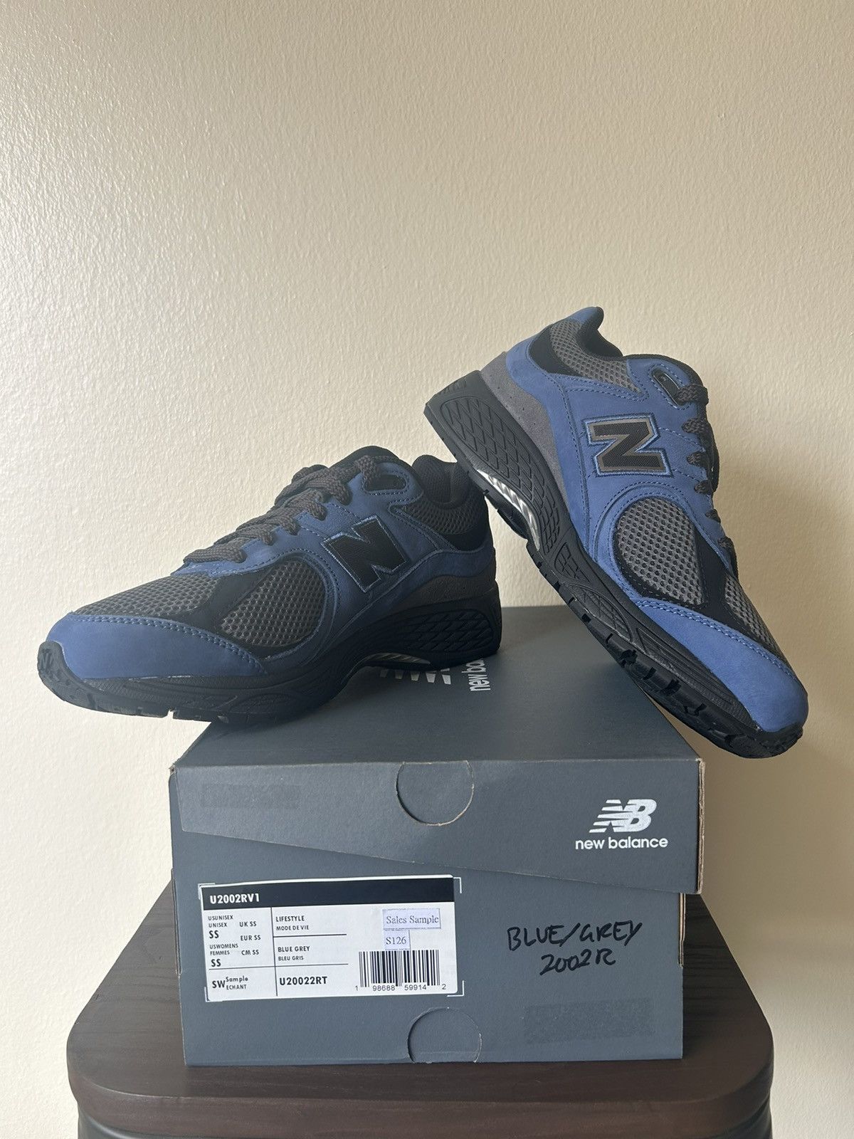 New Balance New Balance 2002R Sneaker Size US 9 / EU 42 - 2 Thumbnail