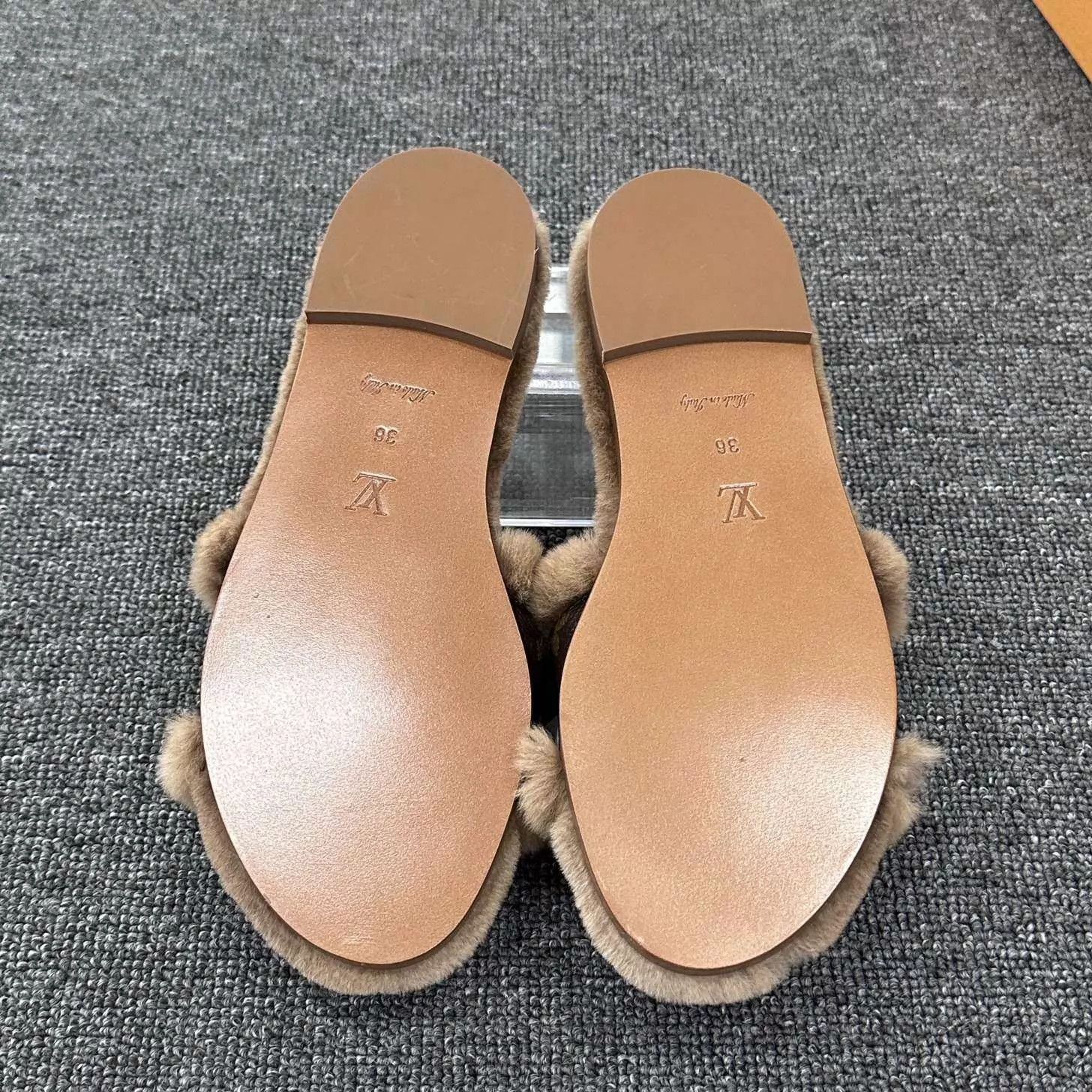 Louis Vuitton Louis Vuitton Monogram All-Over Print Fur Slippers 36 Size US 5.5 / IT 35.5 - 8 Thumbnail