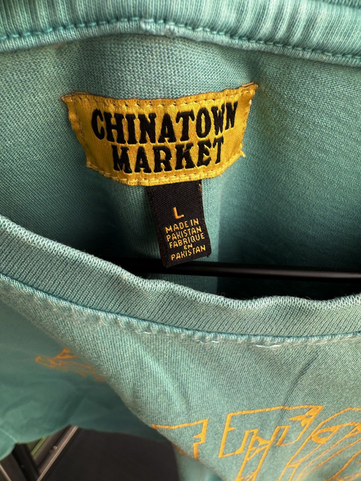 Market Faded Louis Vuitton Arc Loco Chinatown T-shirt Size US L / EU 52-54 / 3 - 3 Thumbnail