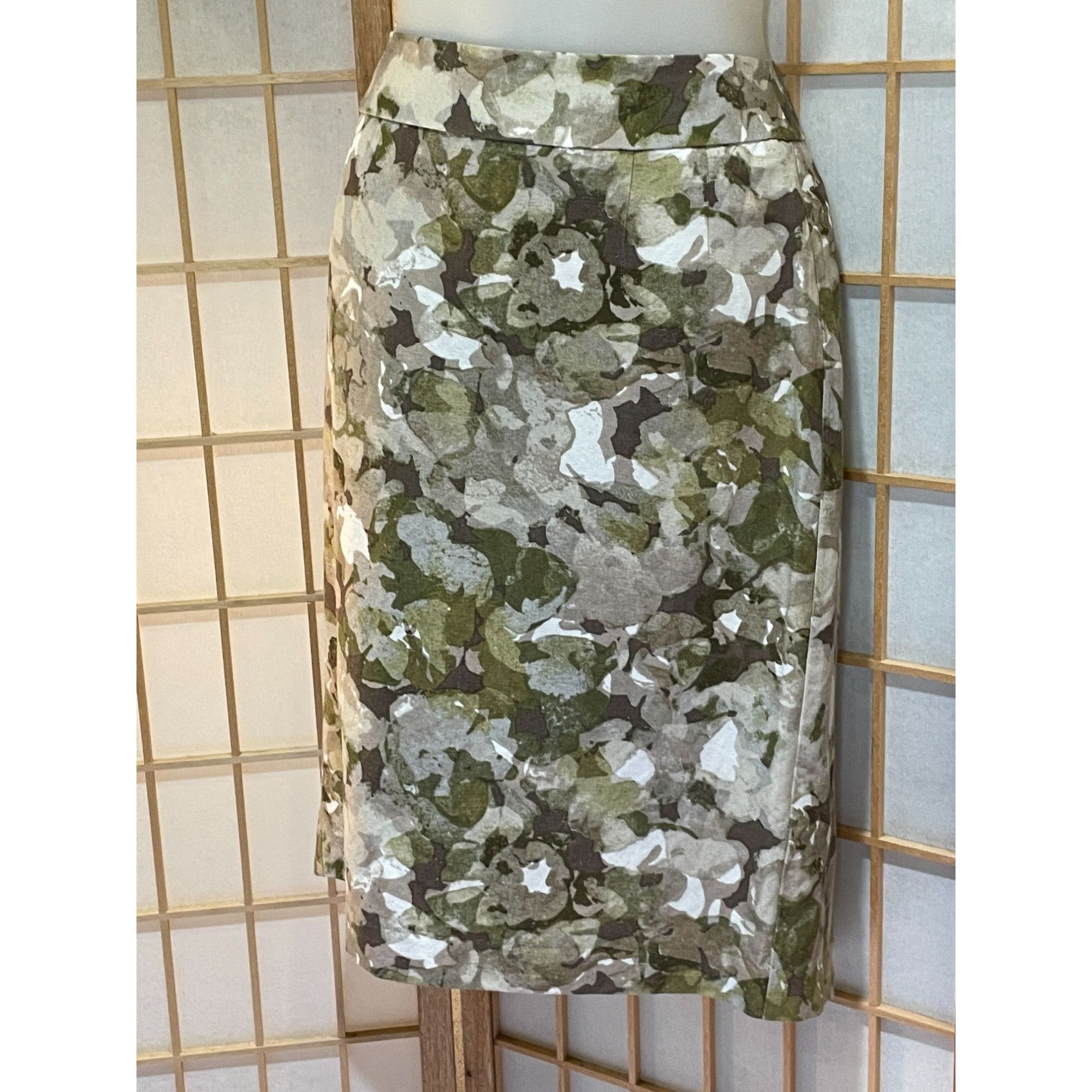 Banana Republic Banana Republic Sz 4 Linen Blend Floral Skirt Size 27" / US 4 / IT 40 - 7 Thumbnail
