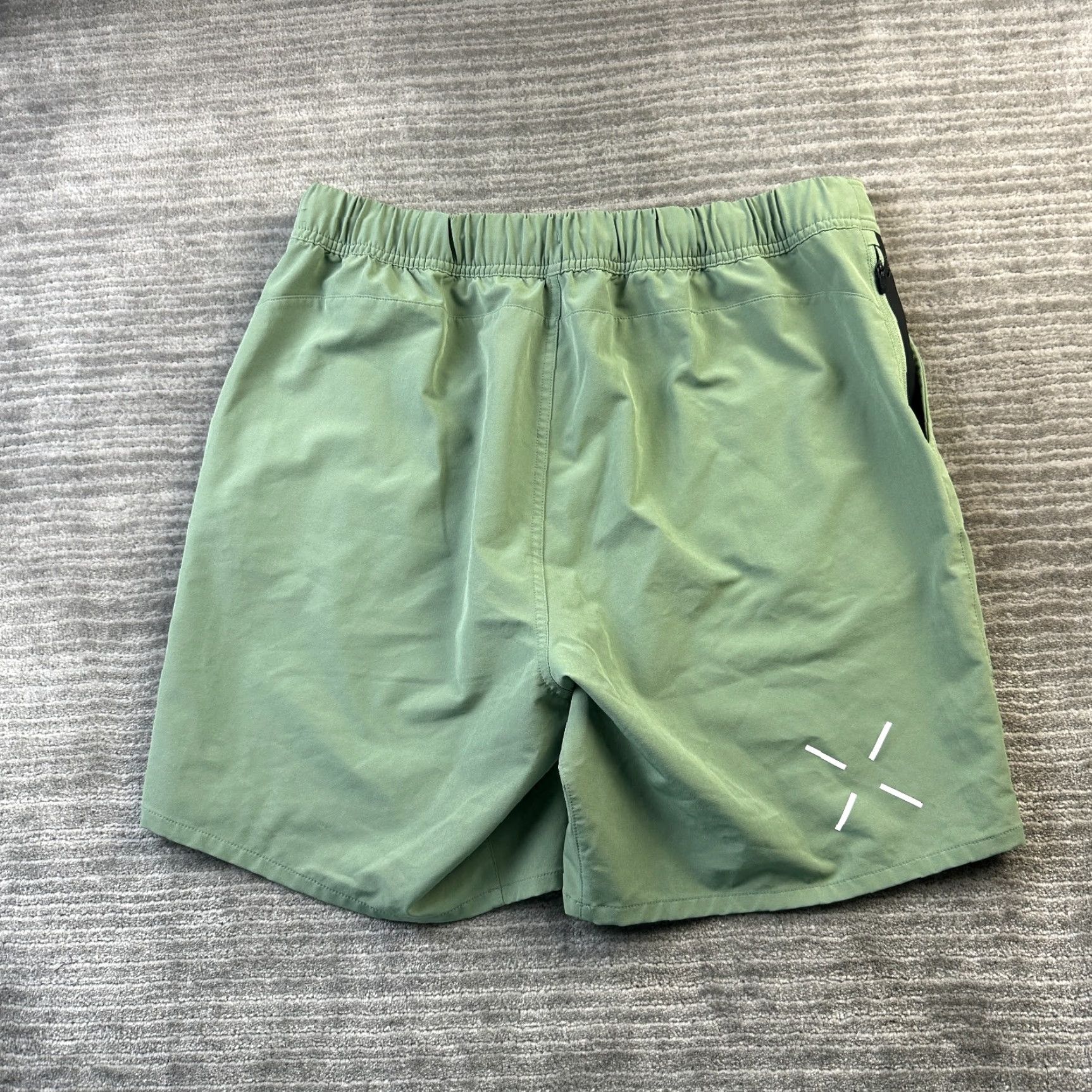 Ten Thousand Ten Thousand Shorts Men XL Green Foundation Linerless Gym Running Workout Athletic Activewear Regular Inseam 7 in Size US 36 / EU 52 - 2 Thumbnail