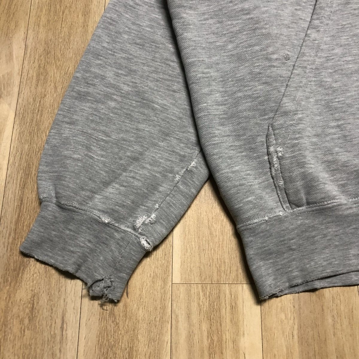 Nike Vintage Nike Swoosh Distressed Hoodie Sweatshirt Size US L / EU 52-54 / 3 - 5 Thumbnail