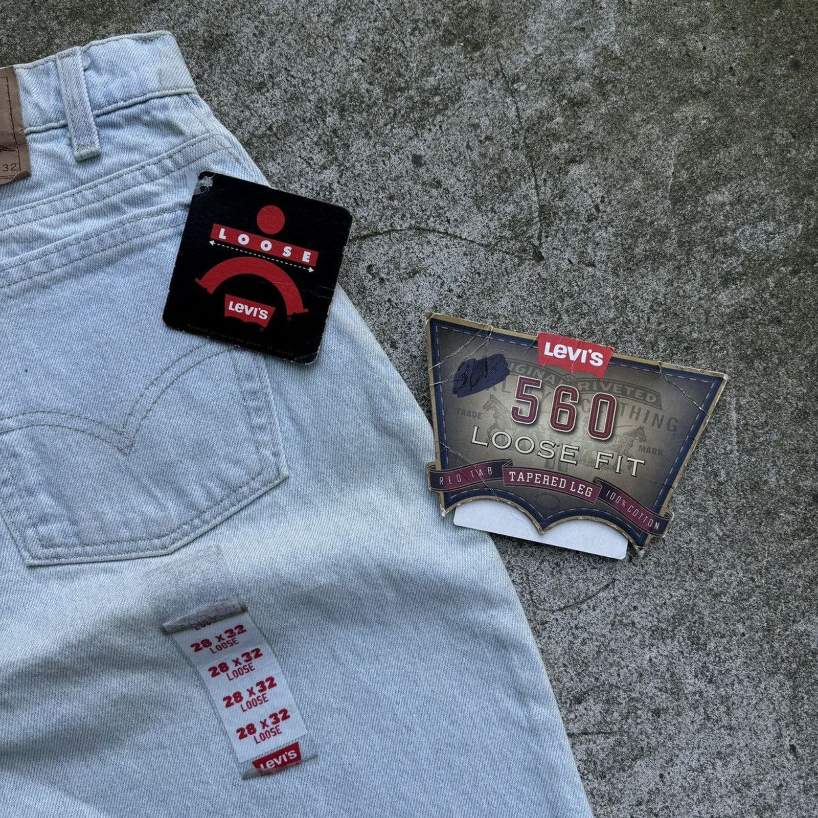 Levi's VINTAGE 90s LEVI’S 560 MADE IN USA LOOSE TAPERED DENIM JEANS Size US 27 - 16 Thumbnail