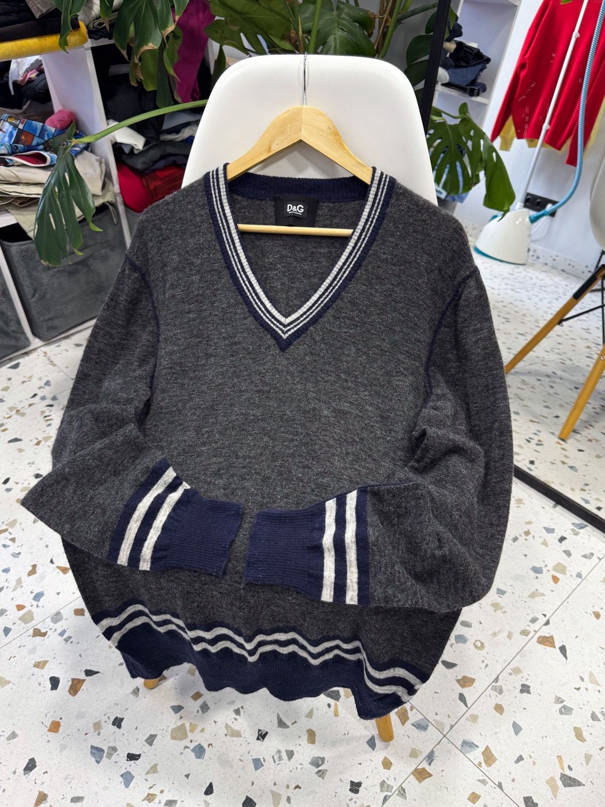 Dolce & Gabbana Dolce & Gabbana v-neck sweater size XL Size US XL / EU 56 / 4 - 1 Thumbnail
