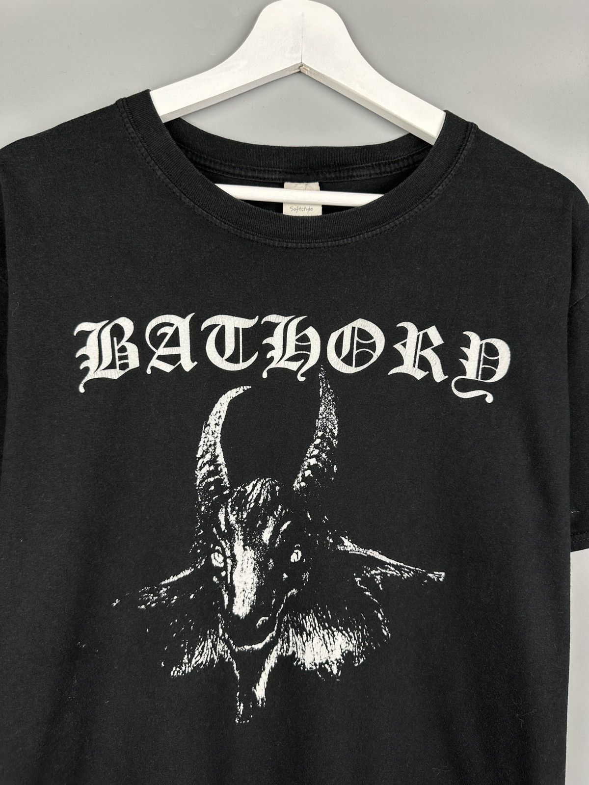 Band Tees Bathory Pentagram Goat Metal T Shirt Tee Rock Vintage 90s Size US L / EU 52-54 / 3 - 6 Thumbnail