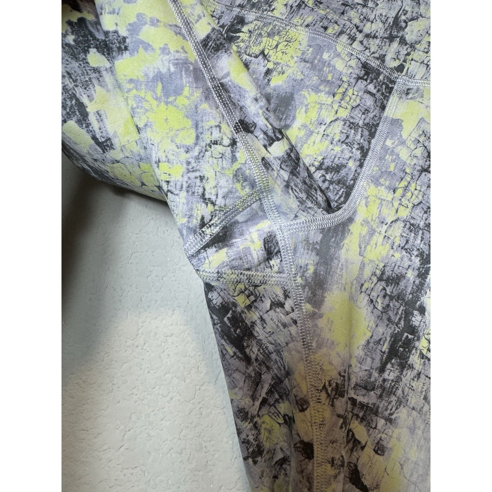 Lululemon Lululemon Wunder Train HR Tight 25” Everlux Grey Yellow 14 Size 36" / US 14 / IT 50 - 4 Thumbnail