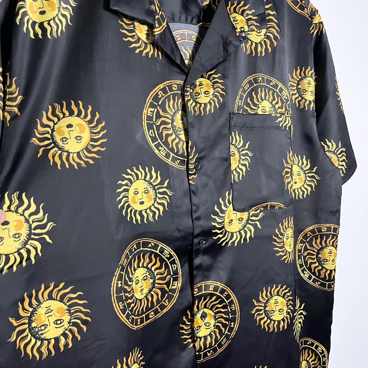 Urban Outfitters Urban Outfitters Celestial Sun & Moon Campcollar Shirt Size US L / EU 52-54 / 3 - 6 Thumbnail