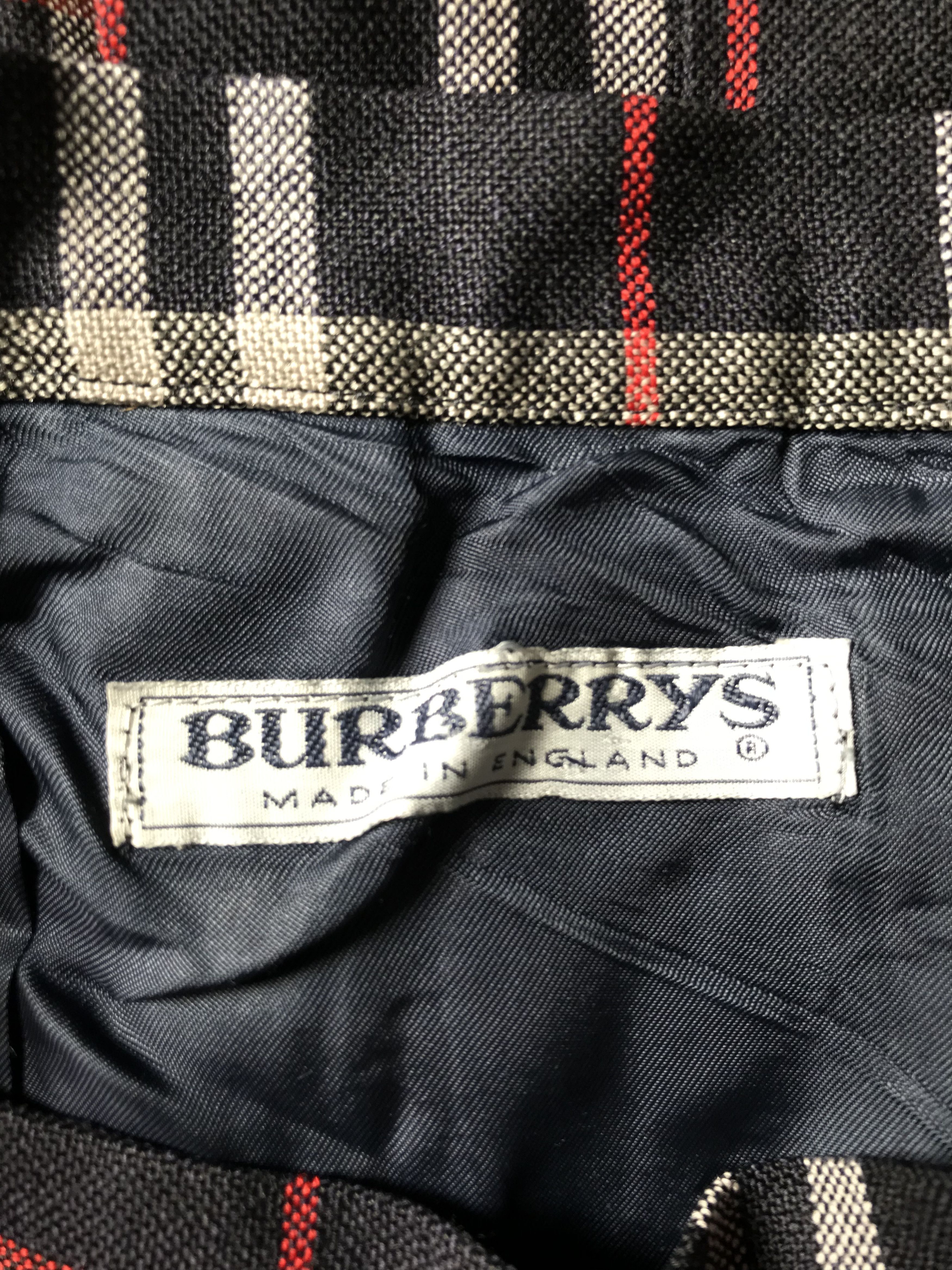 Burberry Beautiful Burberry wool skirt British style vintage Size 27" / US 4 / IT 40 - 9 Thumbnail