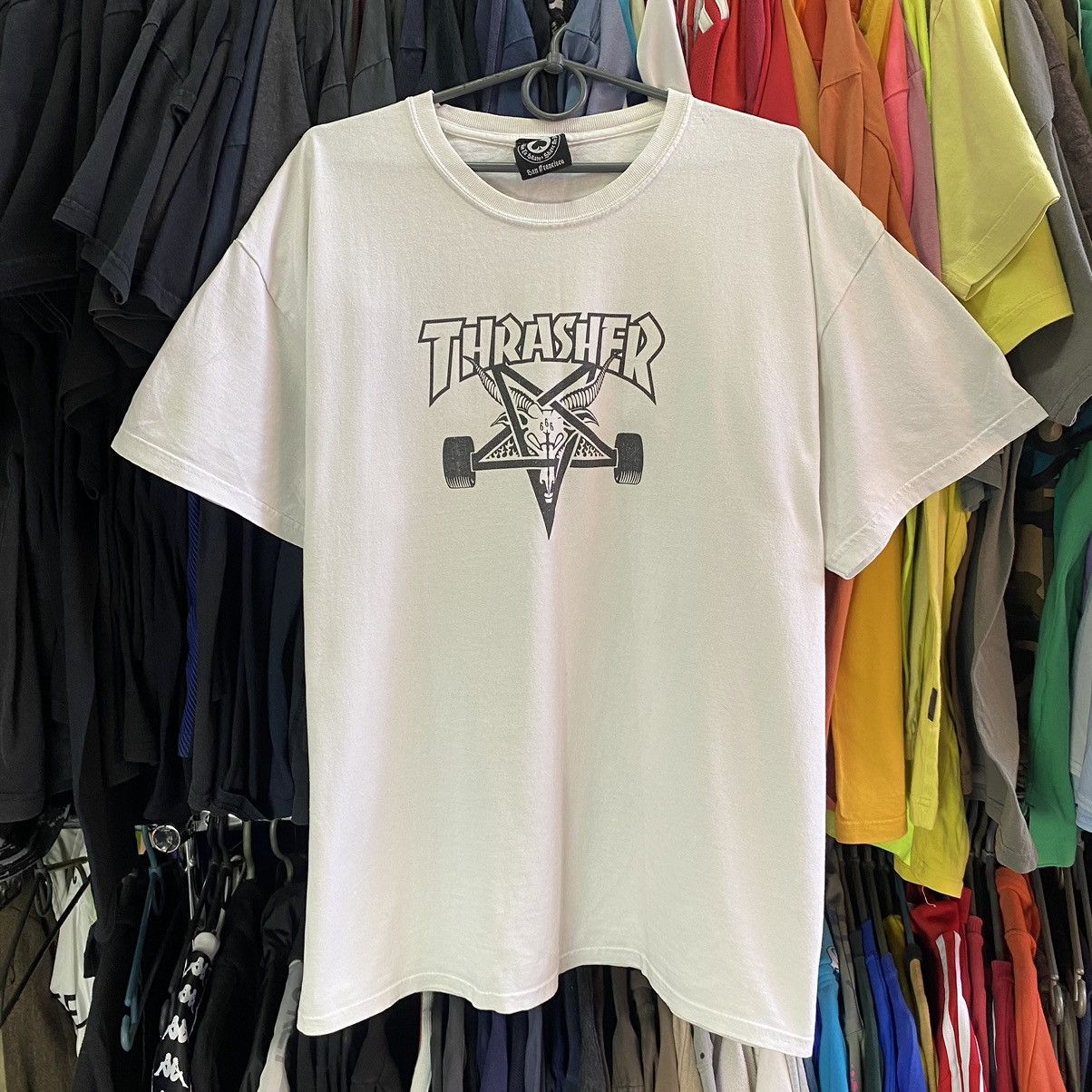Thrasher Vintage Thrasher Santana 666 logo sk8 y2k tee Size US XL / EU 56 / 4 - 1 Thumbnail