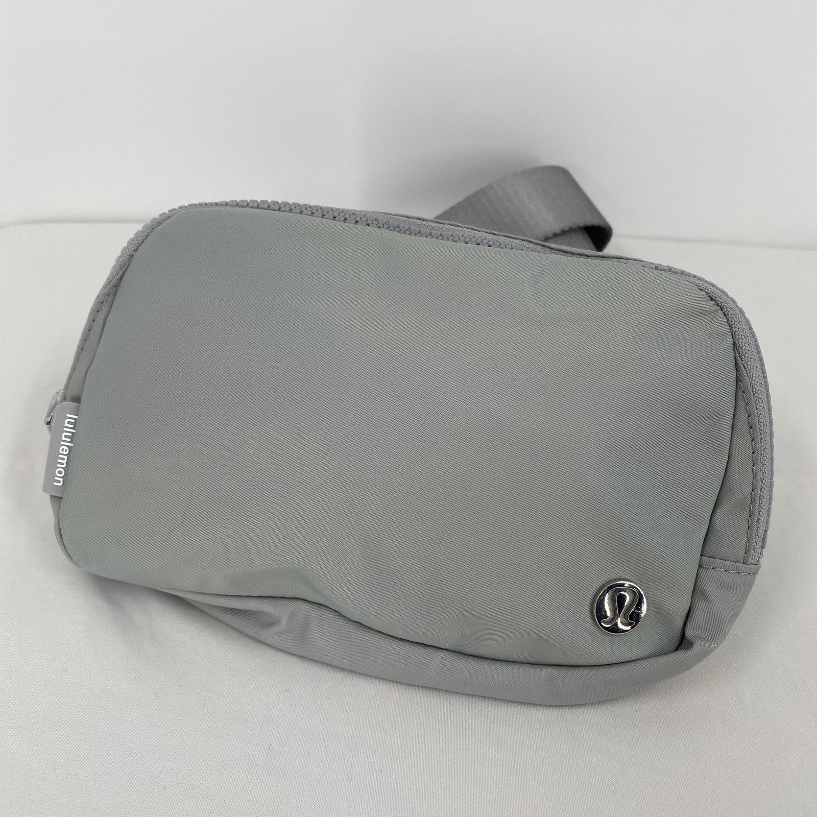 Lululemon Lululemon Silver Everywhere Belt Bag New With Tags Size ONE SIZE - 2 Thumbnail
