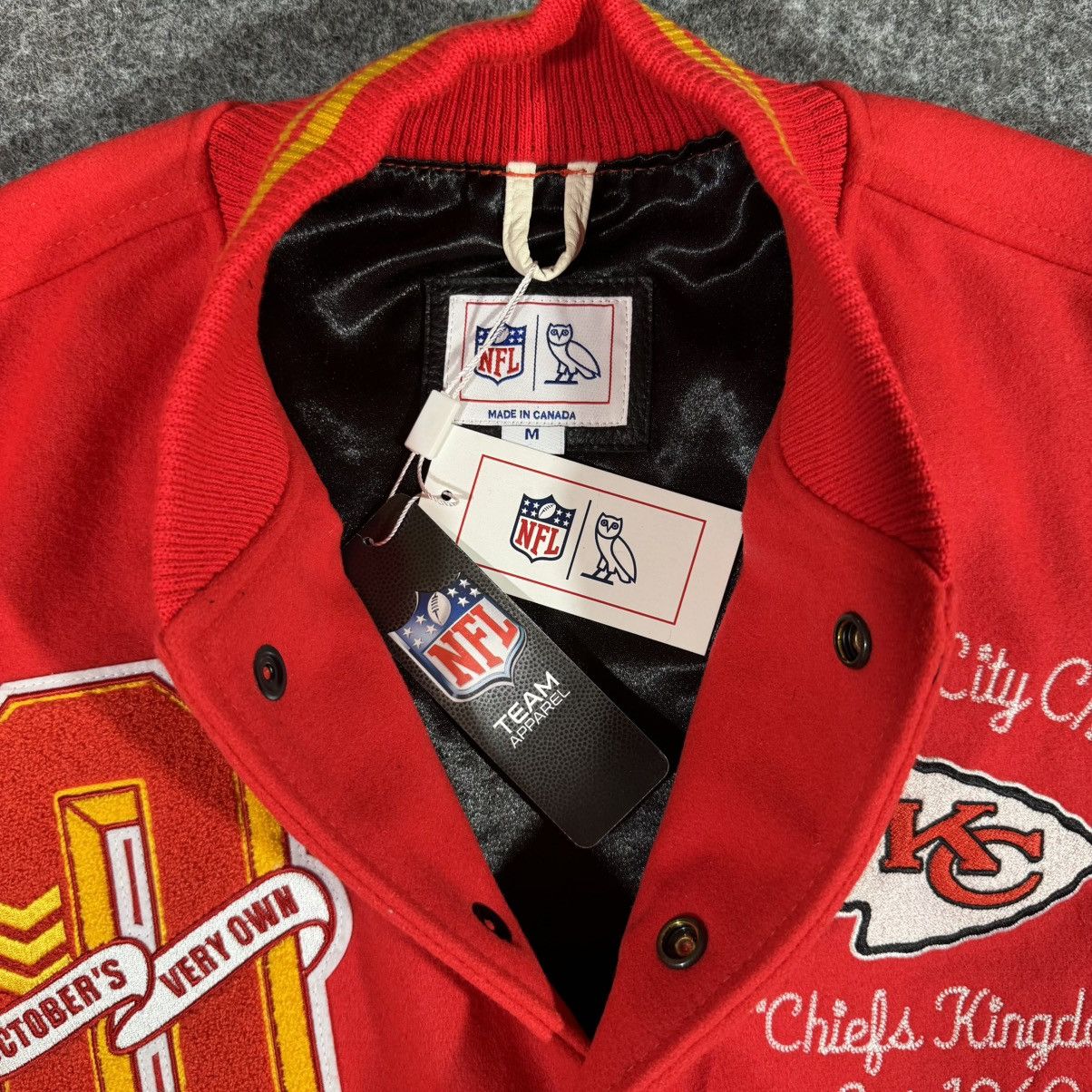 October's Very Own OVO x NFL Kansas City Chiefs Full-Snap Varsity Jacket Red Size US M / EU 48-50 / 2 - 6 Thumbnail