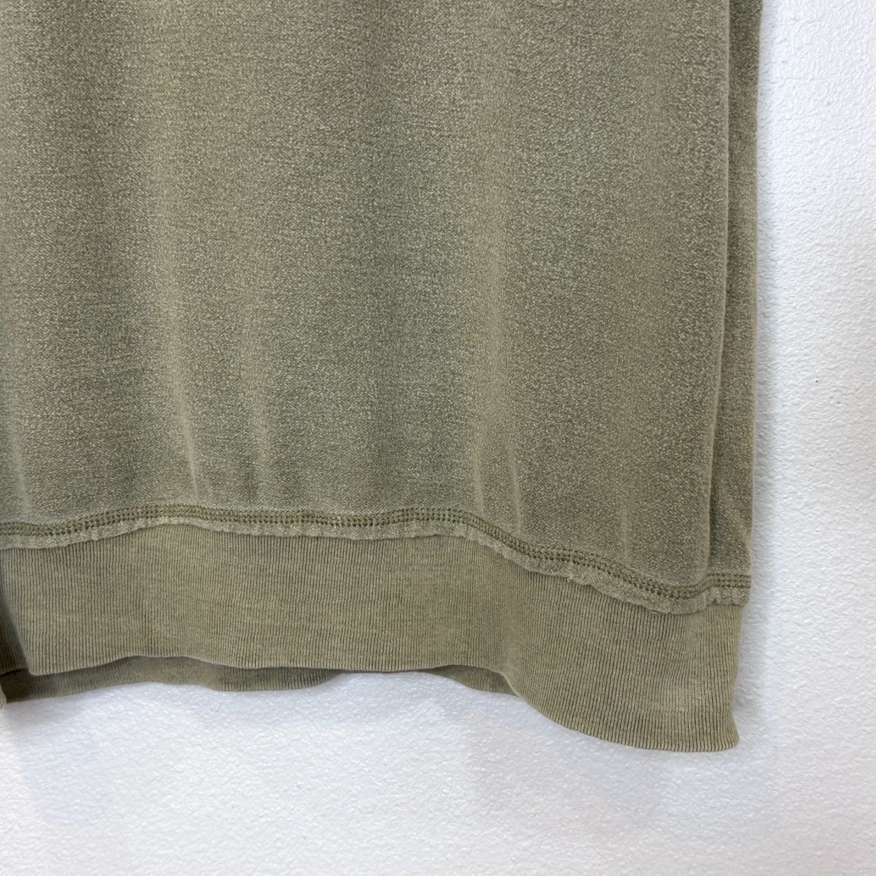 Vintage Legendary Whitetails Sweatshirt Mens Large Green & Camo Long Sleeve Distressed Size US L / EU 52-54 / 3 - 4 Thumbnail